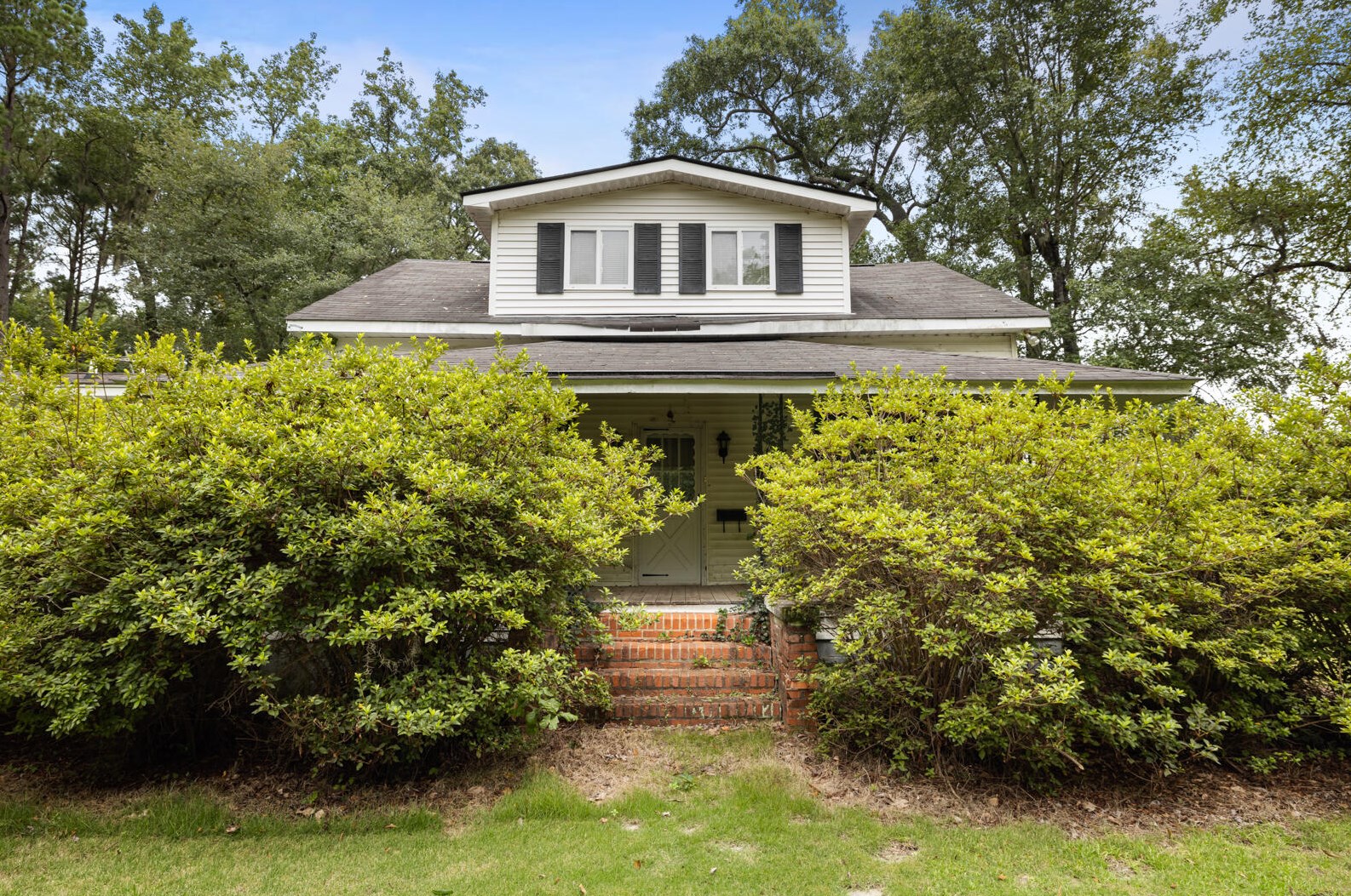 569 John Gatlin Rd, Bonneau, SC 29431
