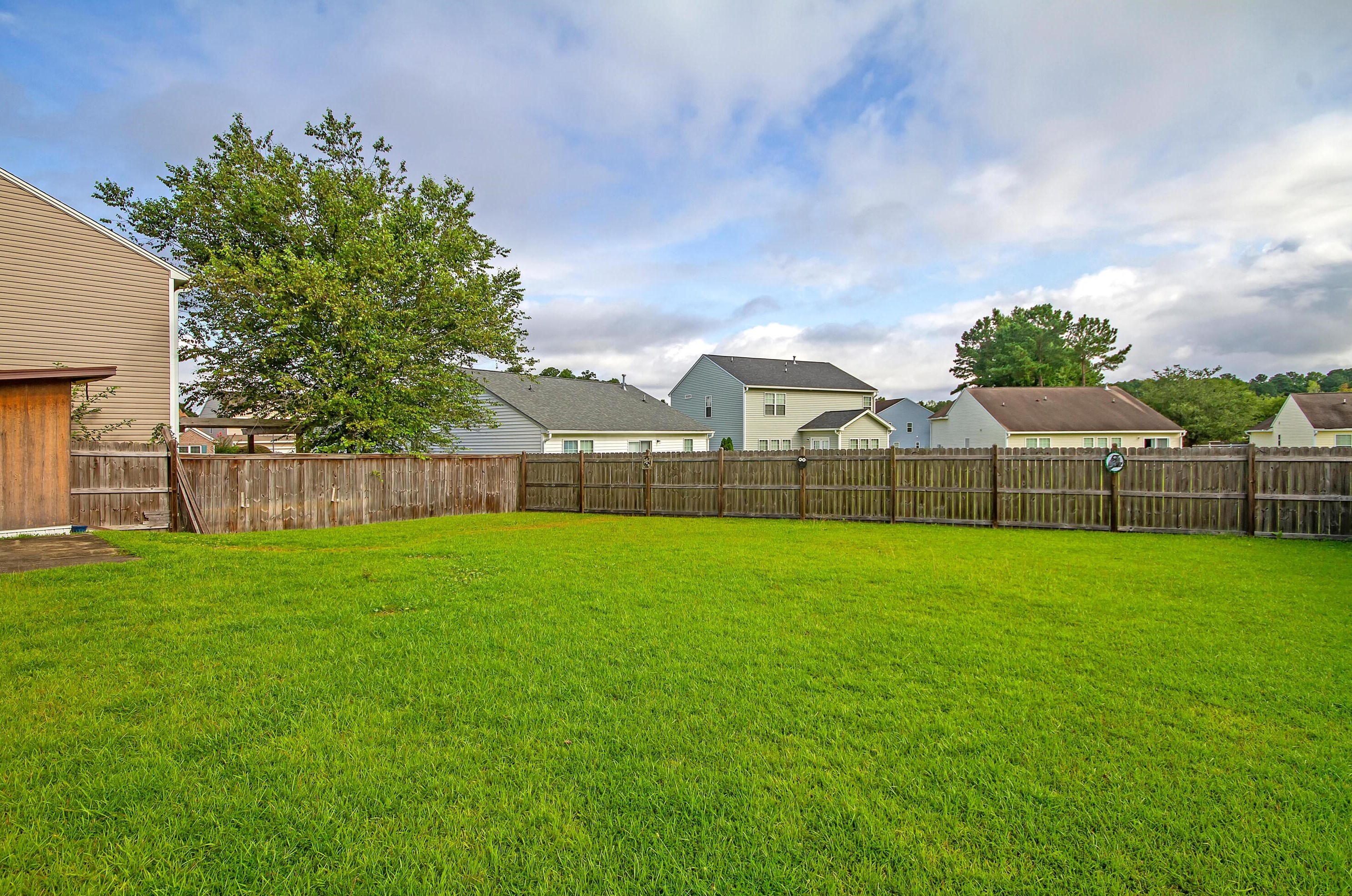 104 Purple Martin Trl, Summerville SC  29485-3300 exterior