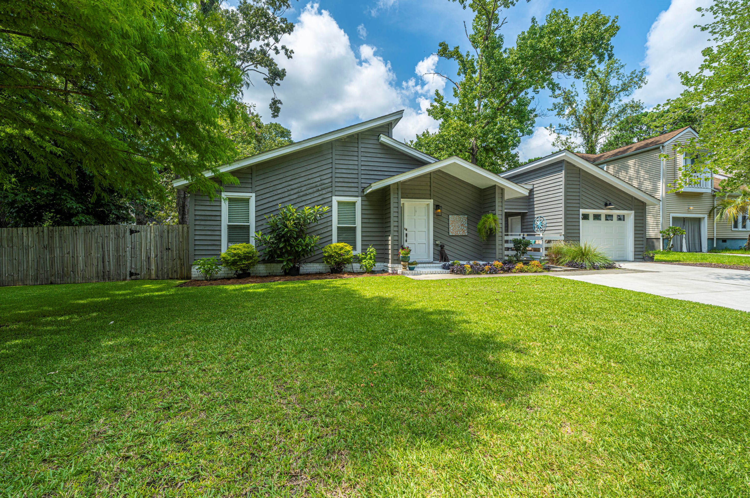 122 Weatherbark Cir, Charleston, SC 29418-3022