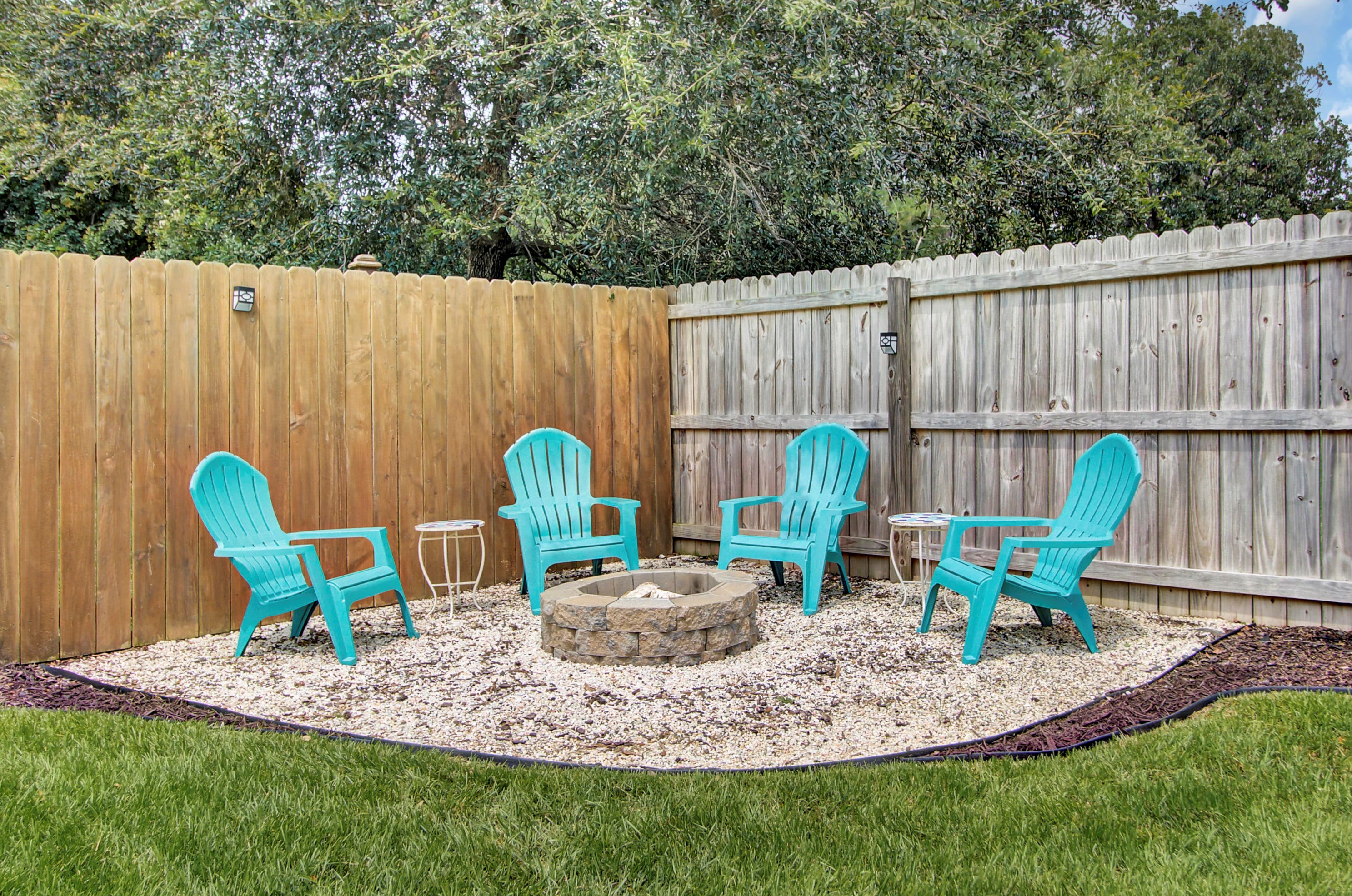 7506 Hawks Cir, Charleston SC  29410-8248 exterior