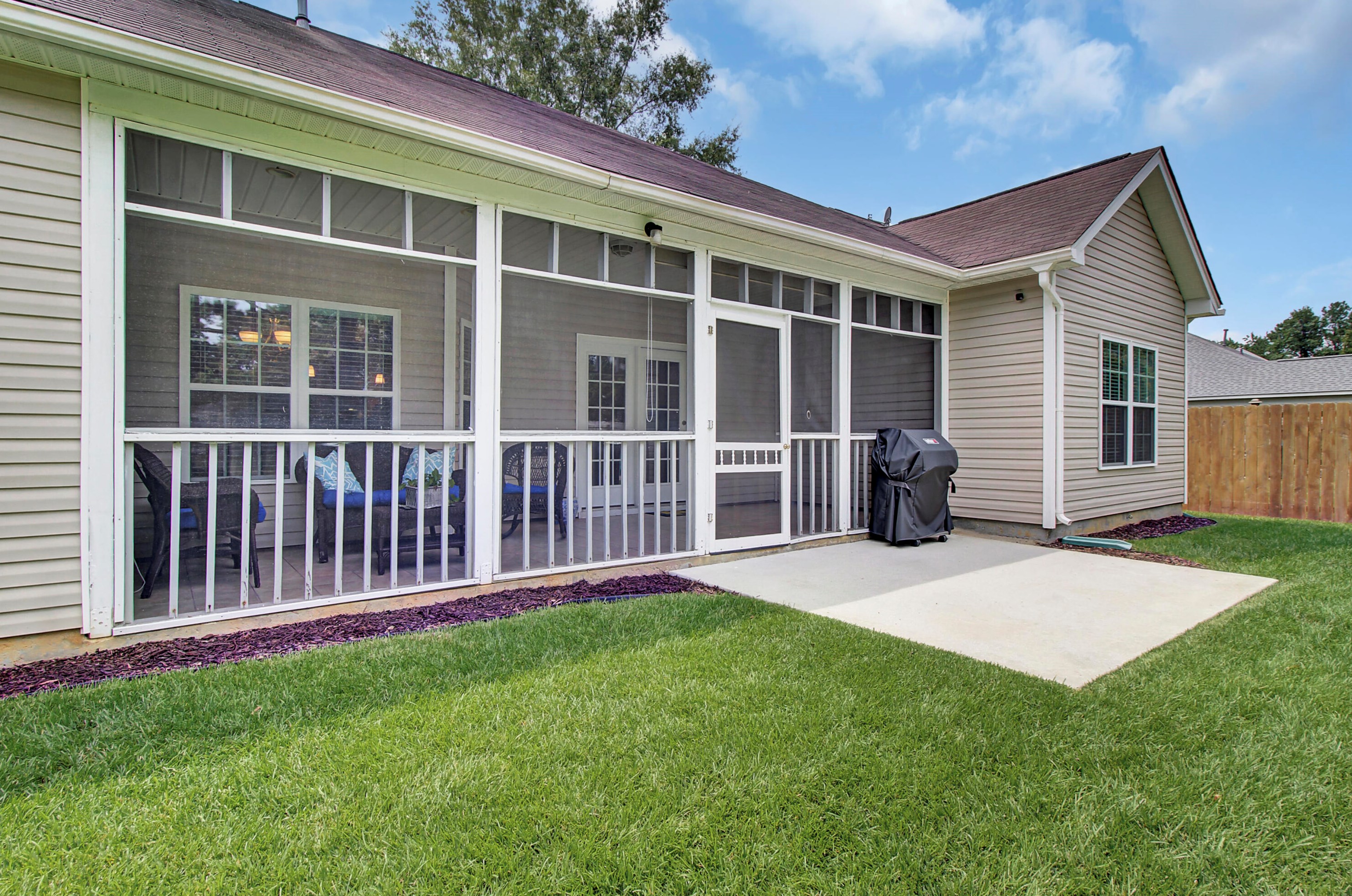 7506 Hawks Cir, Charleston SC  29410-8248 exterior