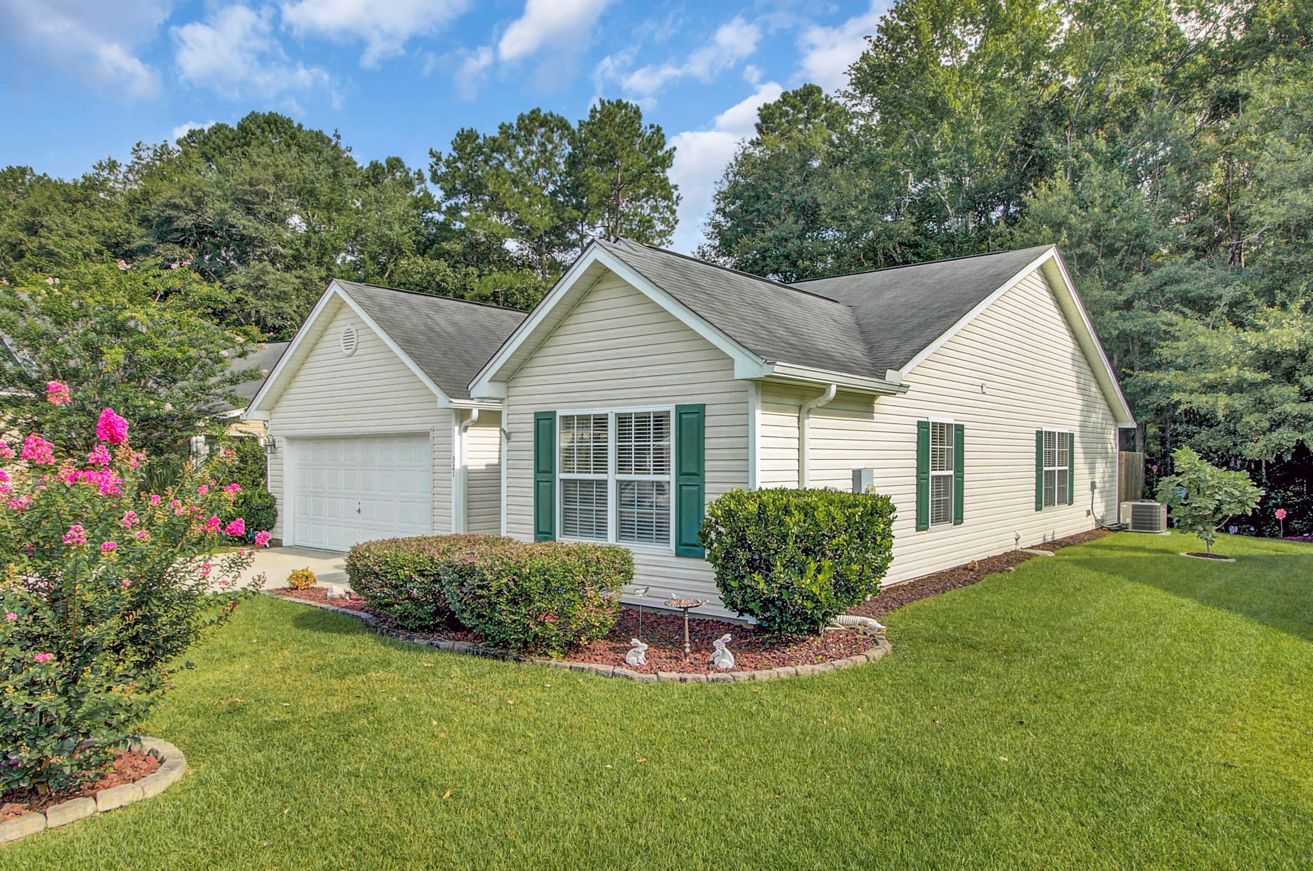 321 Winford Ct, Moncks Corner, SC 29461-8878