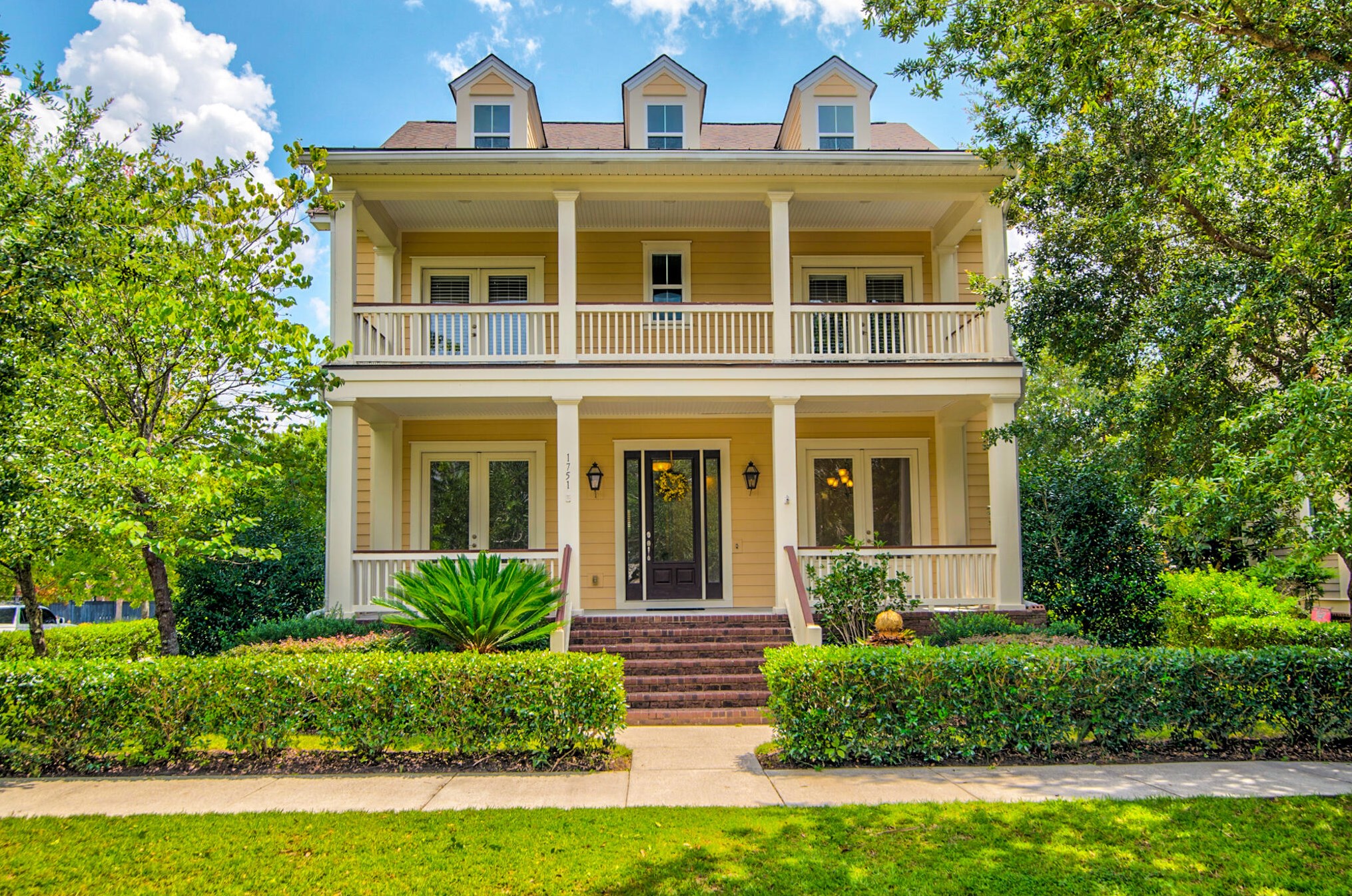 1751 Pierce St, Charleston, SC 29492-8476