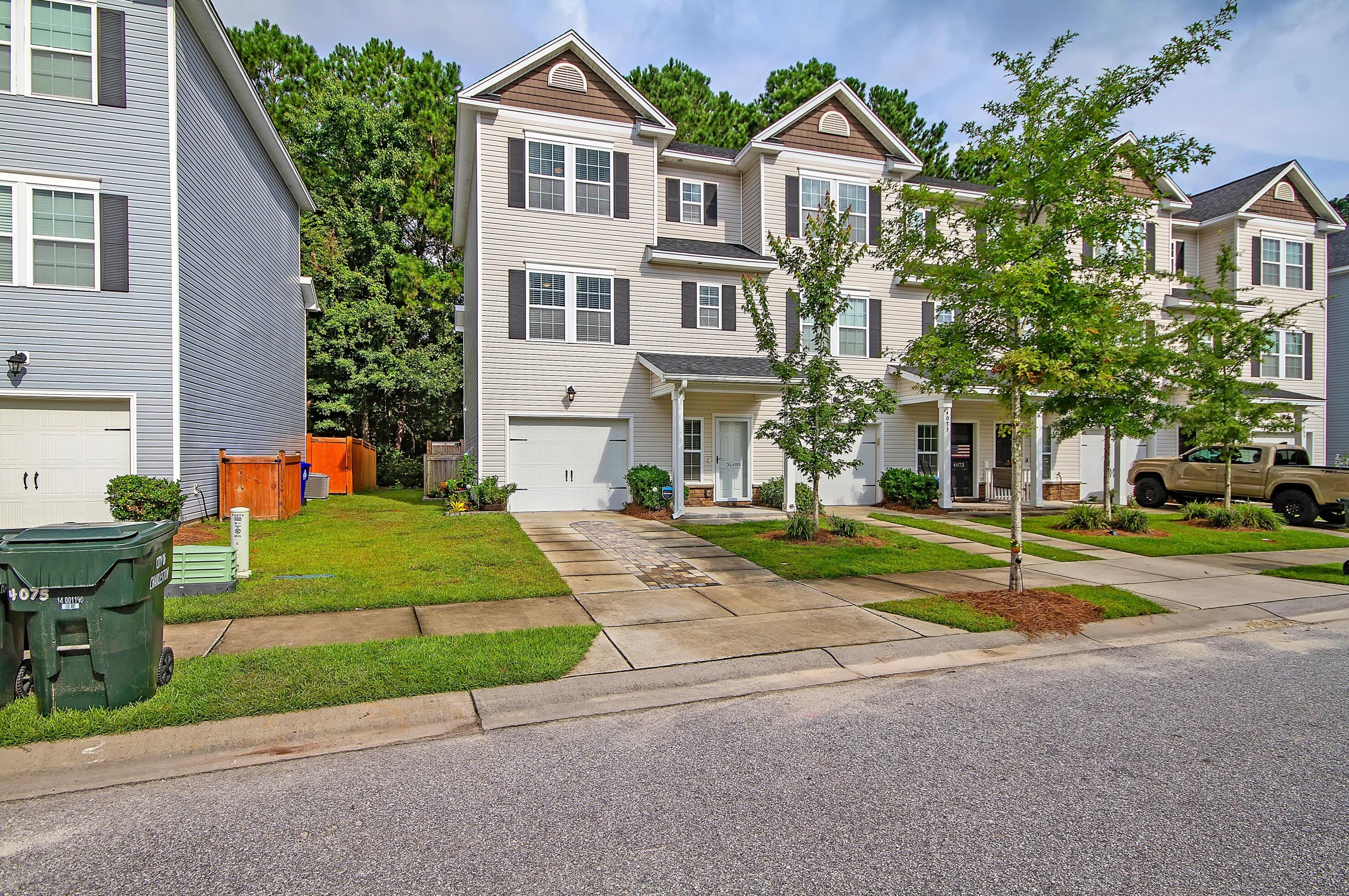 4075 Hartland St, Charleston, SC 29414-6094