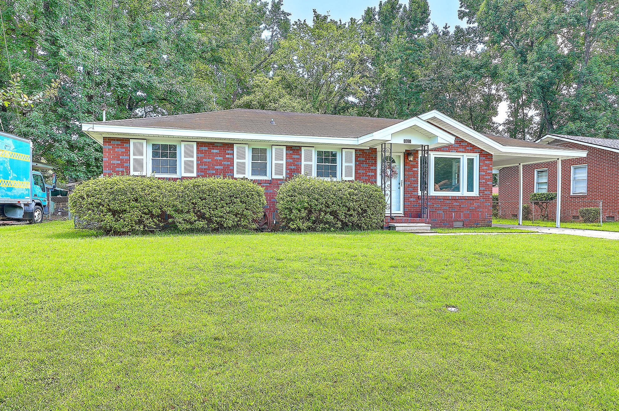 1821 Wasp St, Charleston, SC 29405-4045