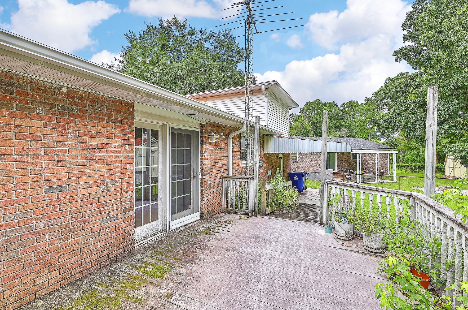 5332 Parkside Dr, Charleston SC  29405-4106 exterior