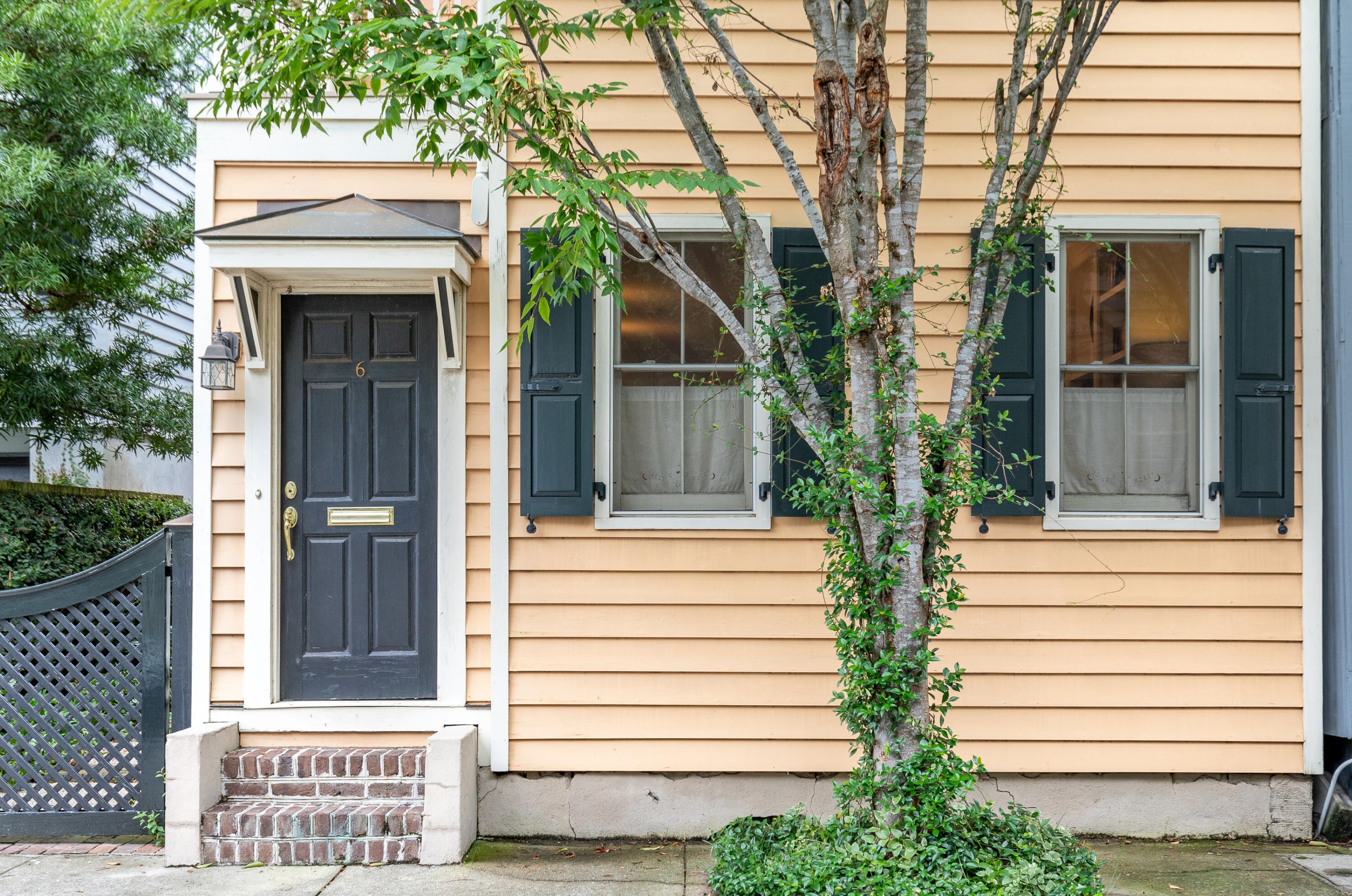 6 Short St, Charleston, SC 29401-1908