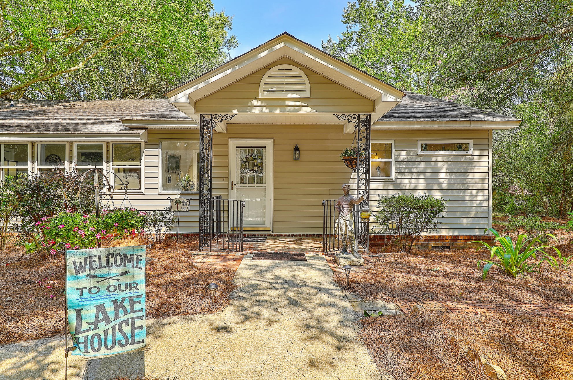 956 Cedar Grove, Cross, SC 29436