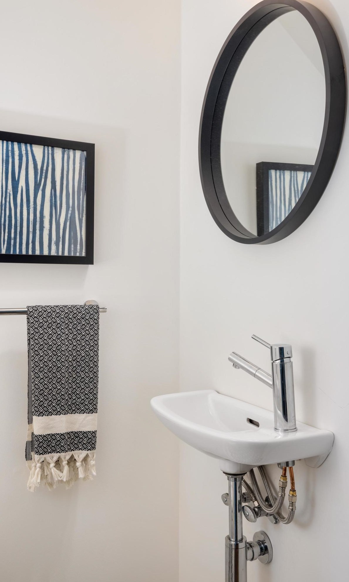 17 Poulnot Ln, Charleston SC  29401-6912 exterior