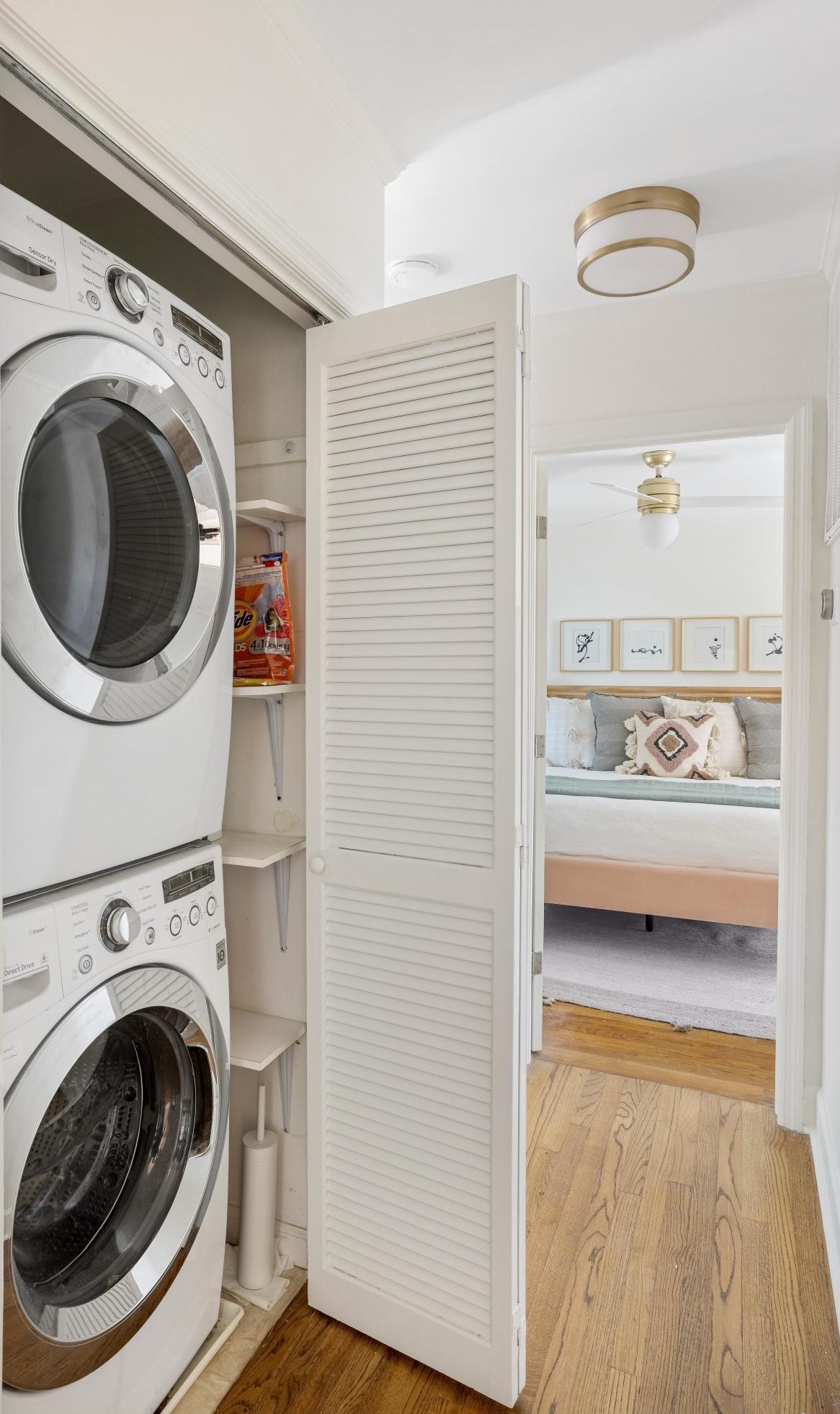 17 Poulnot Ln, Charleston SC  29401-6912 exterior