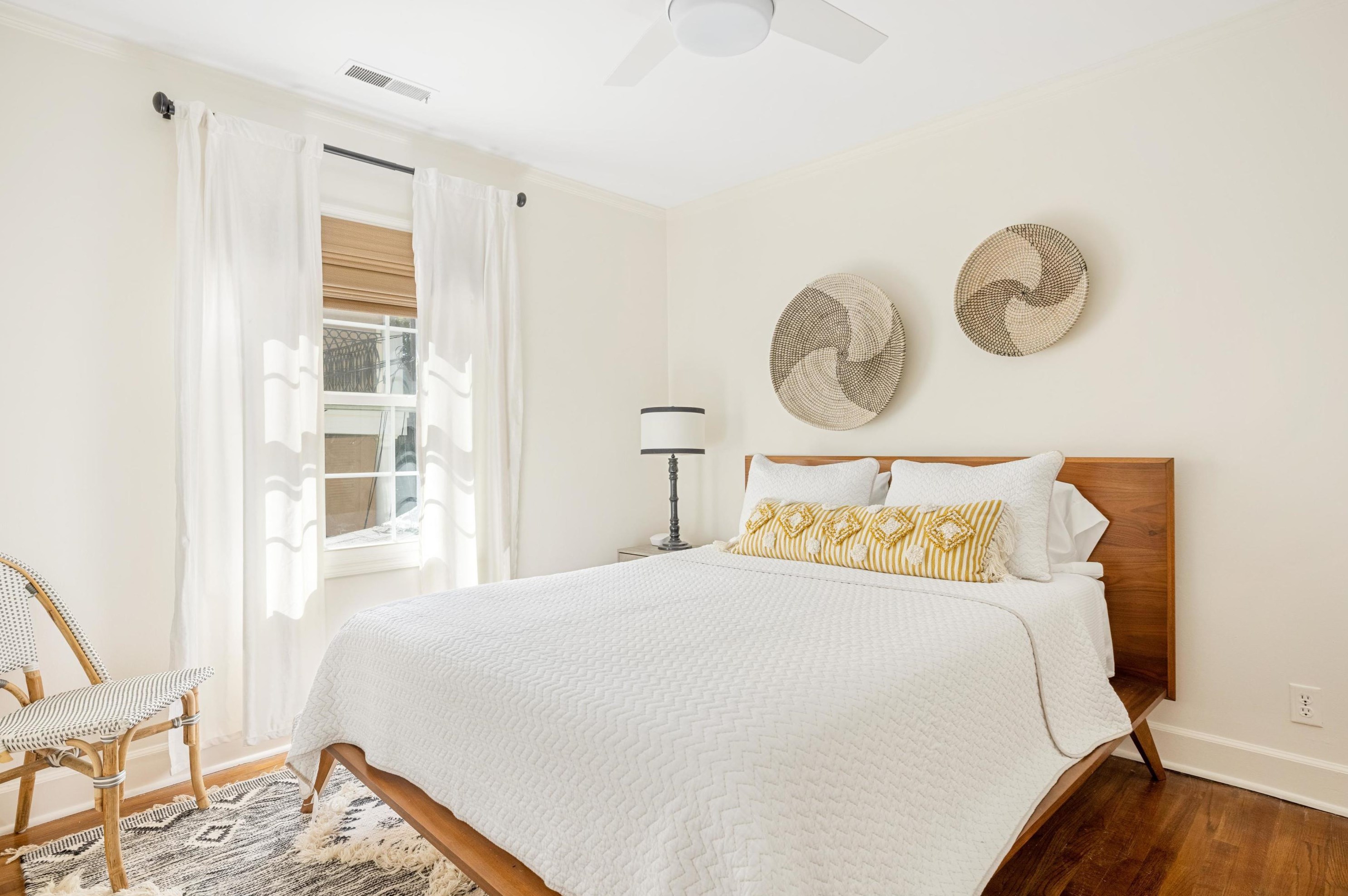 17 Poulnot Ln, Charleston SC  29401-6912 exterior