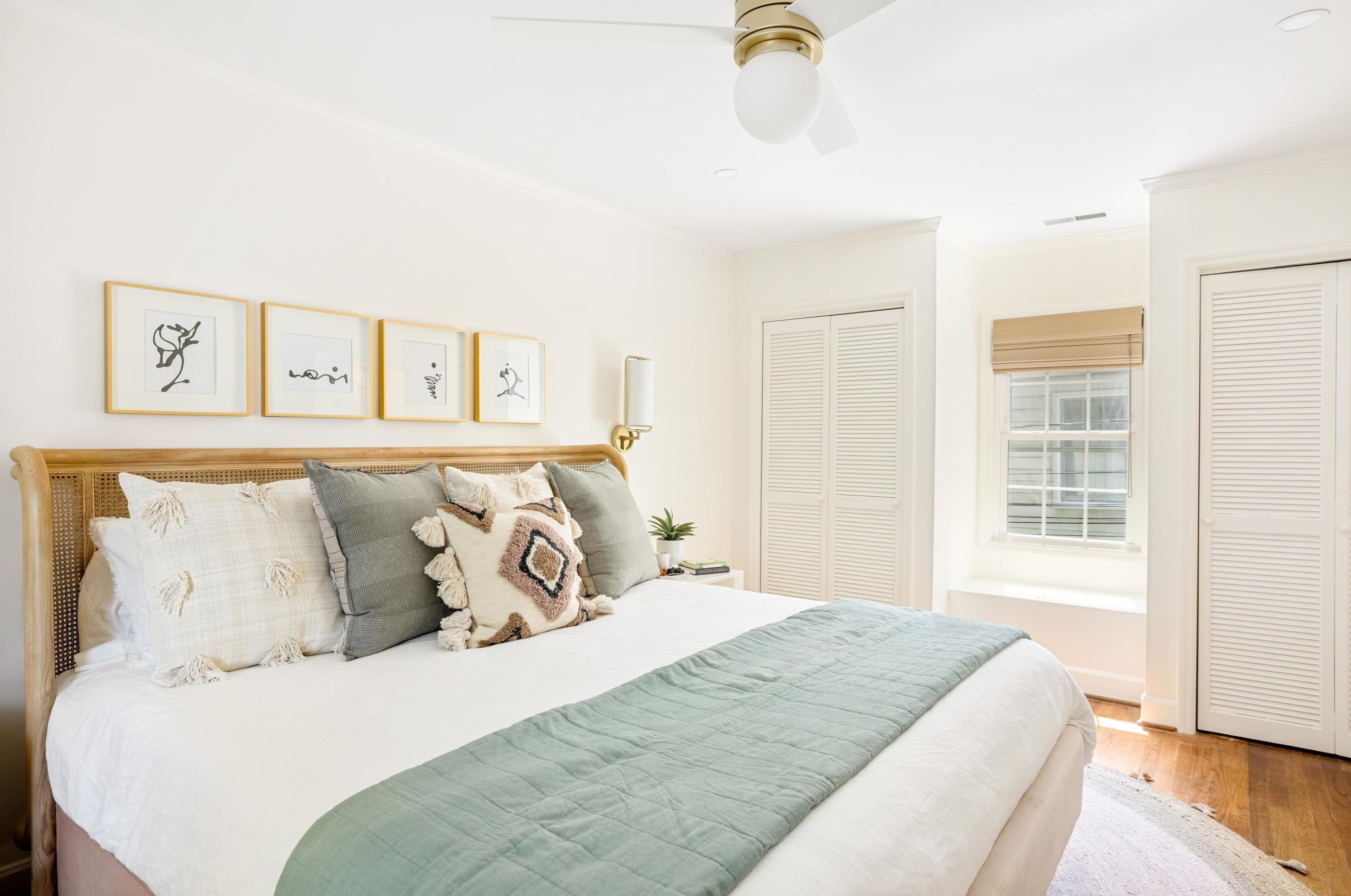 17 Poulnot Ln, Charleston SC  29401-6912 exterior