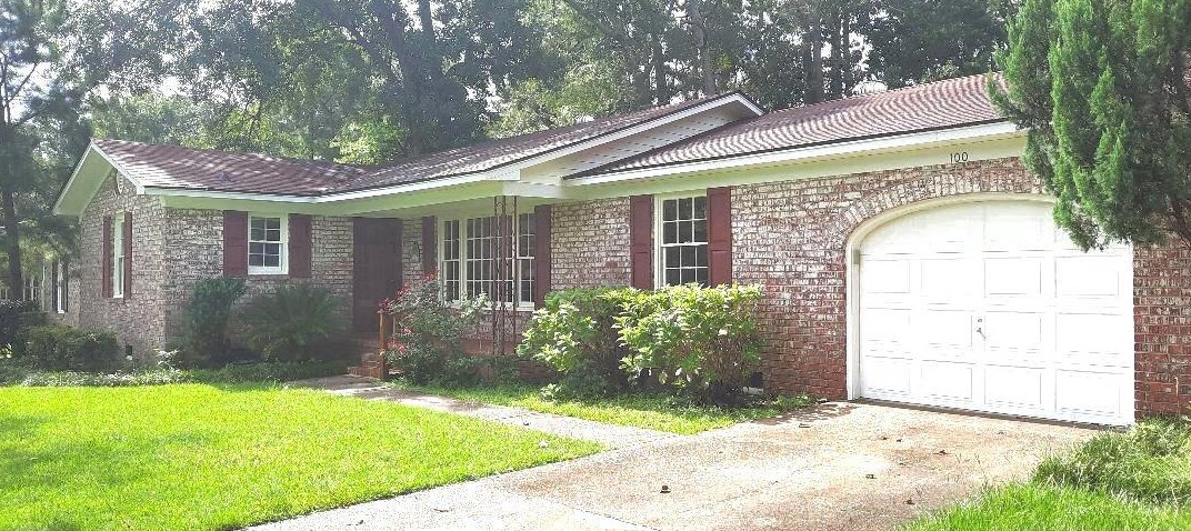 100 Six Iron Ln, Summerville, SC 29483-2623
