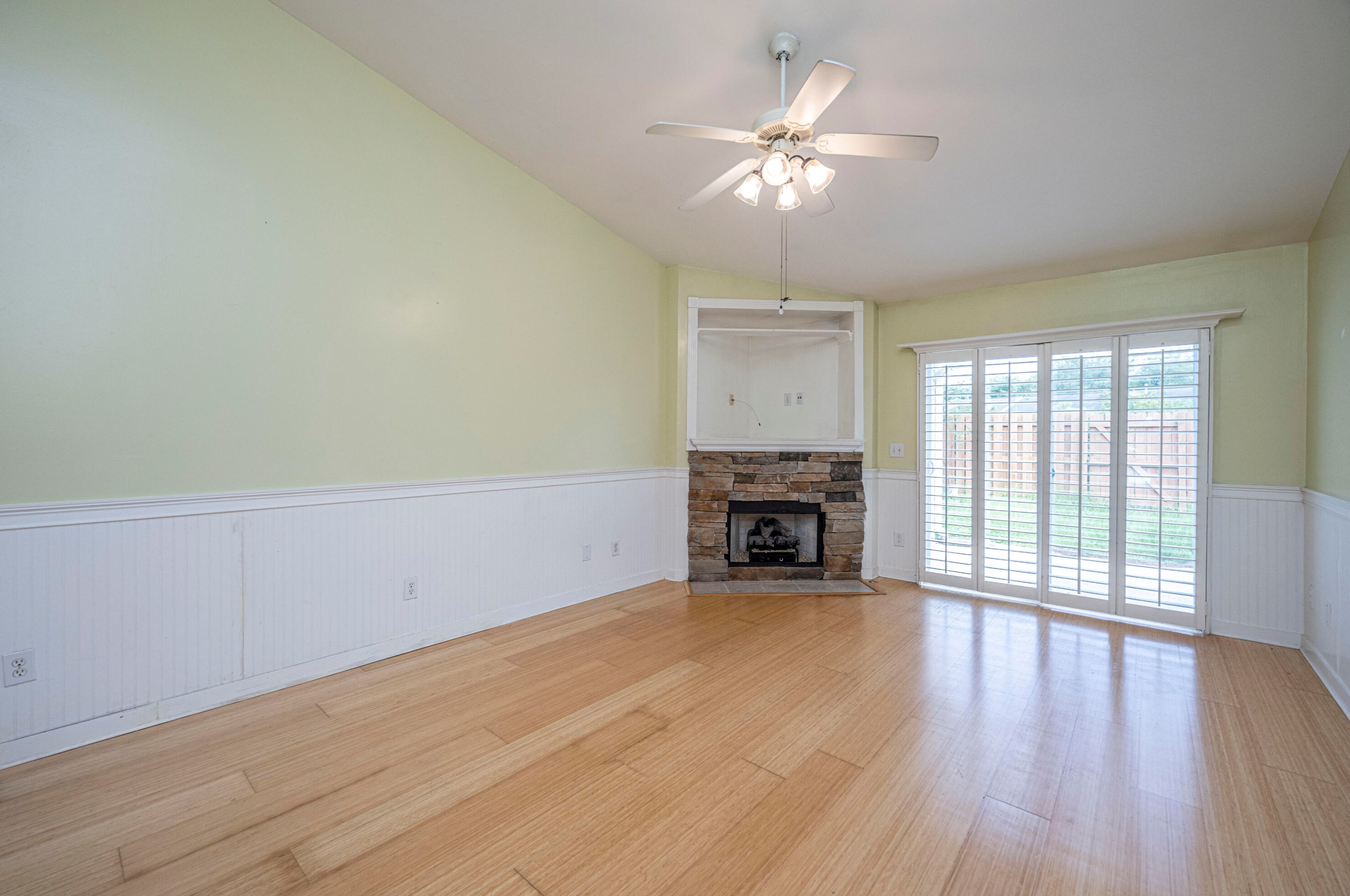 1516 Blaze Ln, Charleston, SC 29412-8652