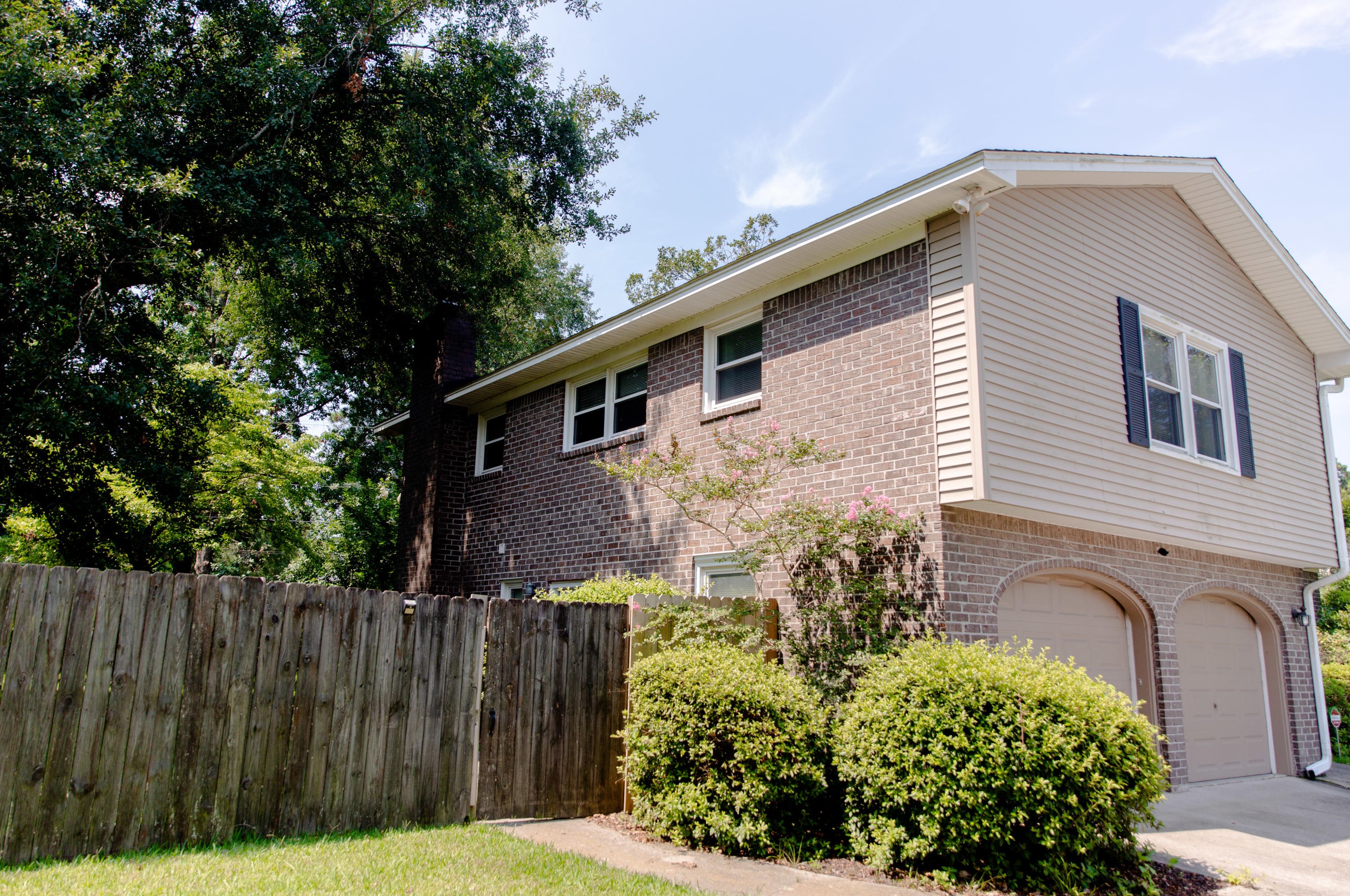 1833 Greenmore Dr, Charleston, SC 29407
