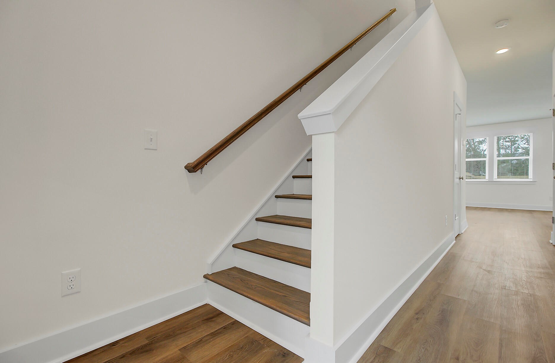 1547 Evergreen St, Charleston, SC 29407-6649