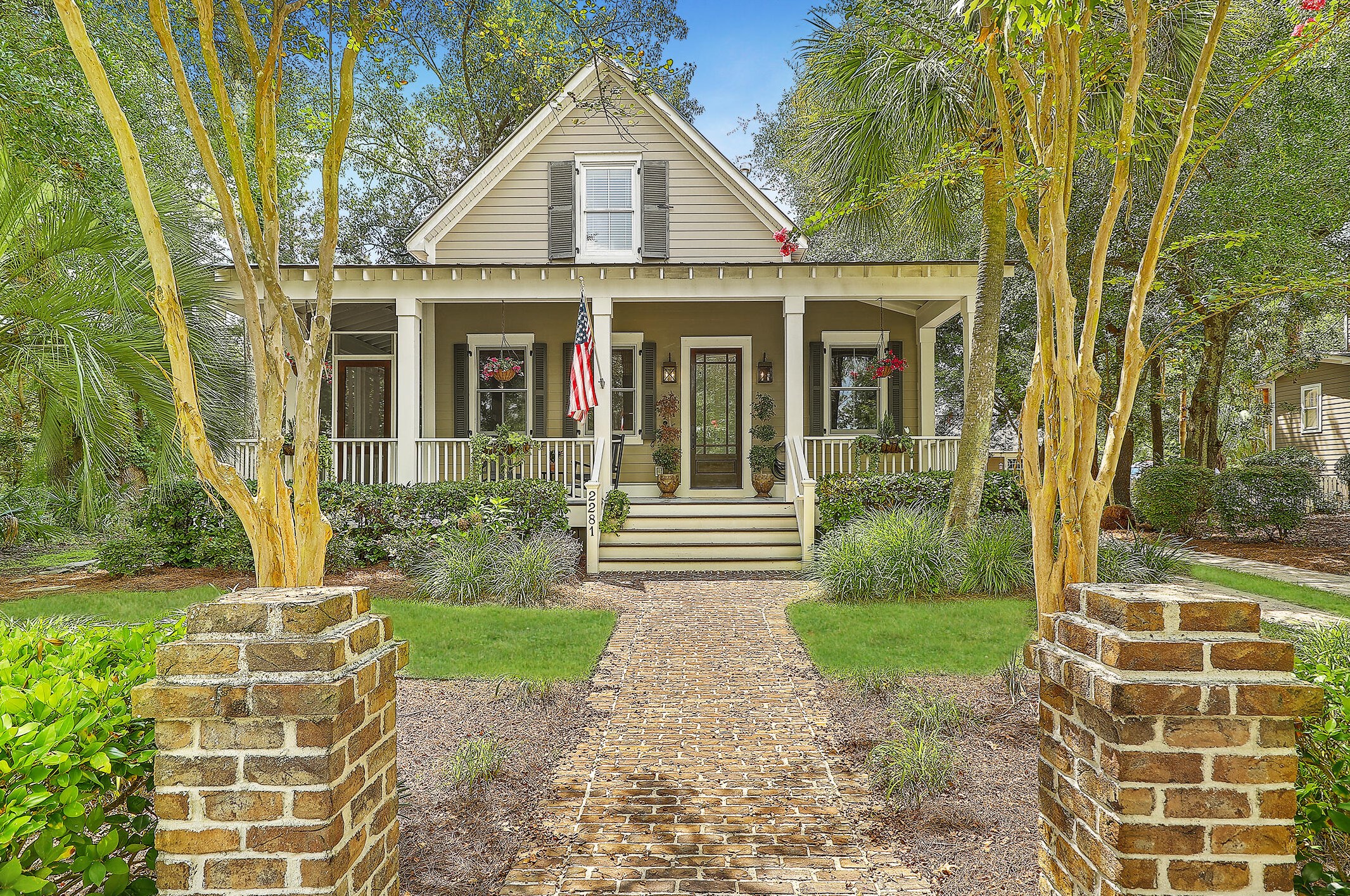 2281 Daniel Island Dr, Charleston, SC 29492-7953