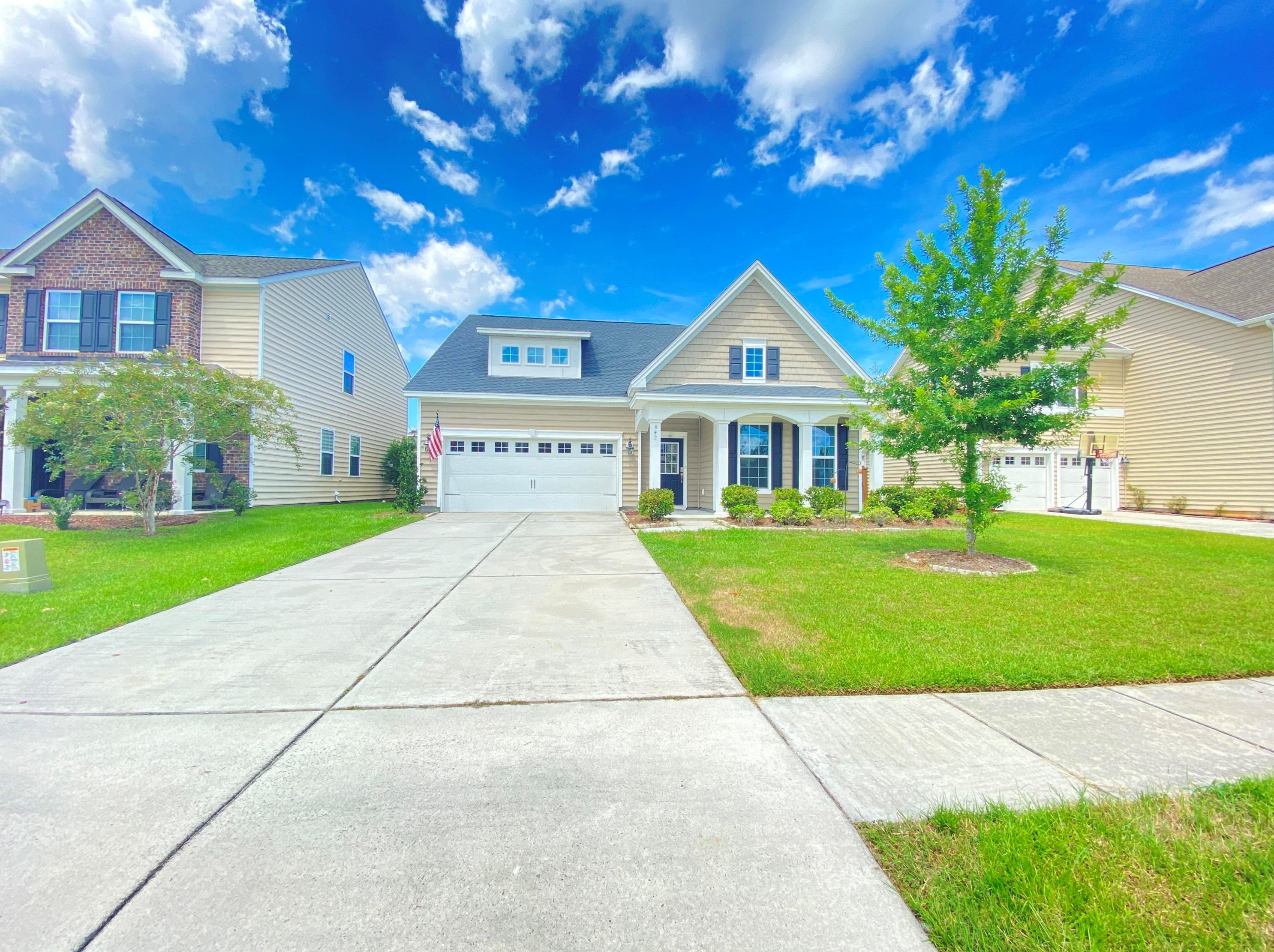 642 Silver Moss Dr, Moncks Corner SC  29461-7468 exterior