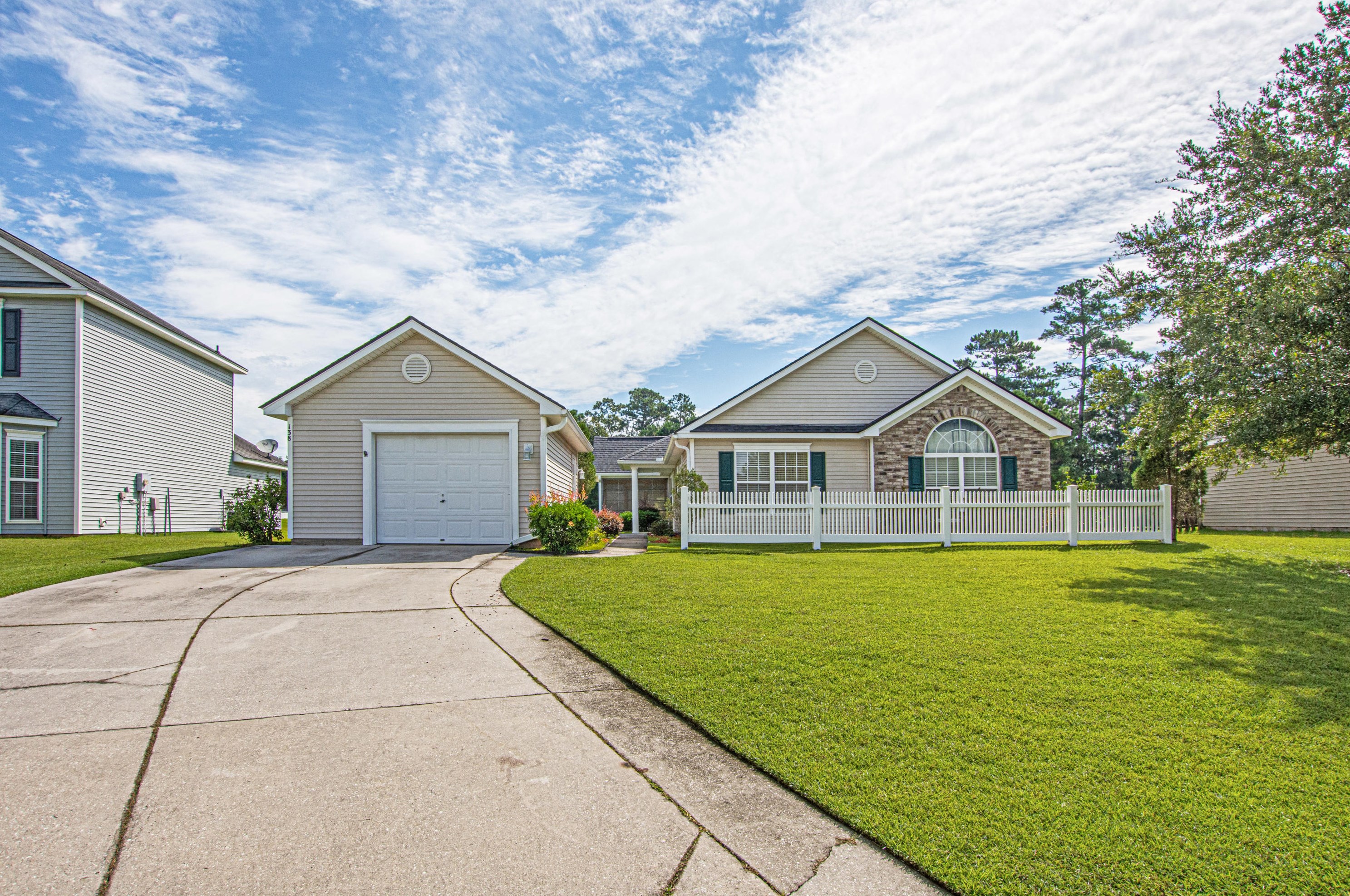 138 Savannah River Dr, Summerville, SC 29485