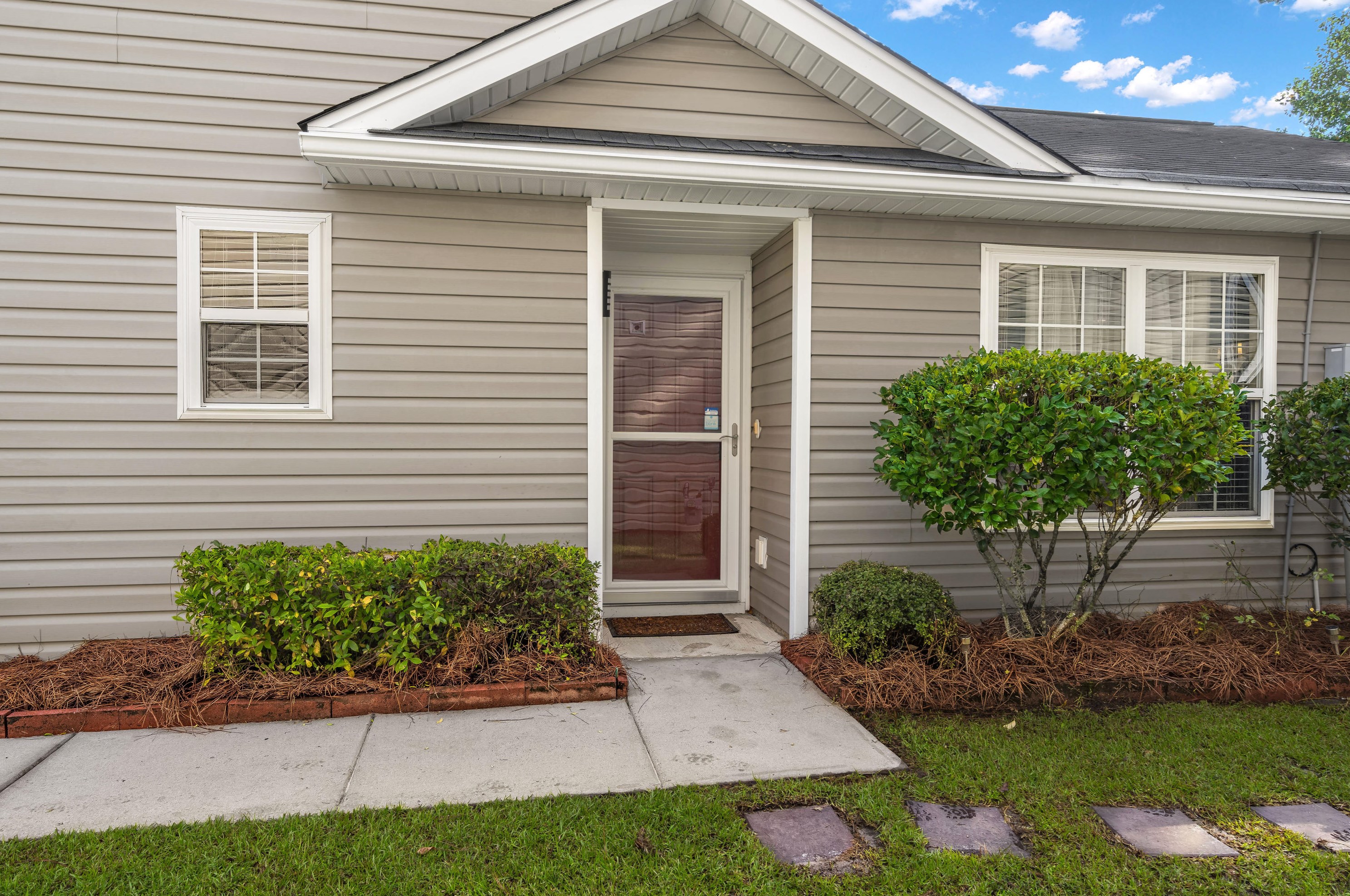 218 Chemistry Cir, Ladson, SC 29456