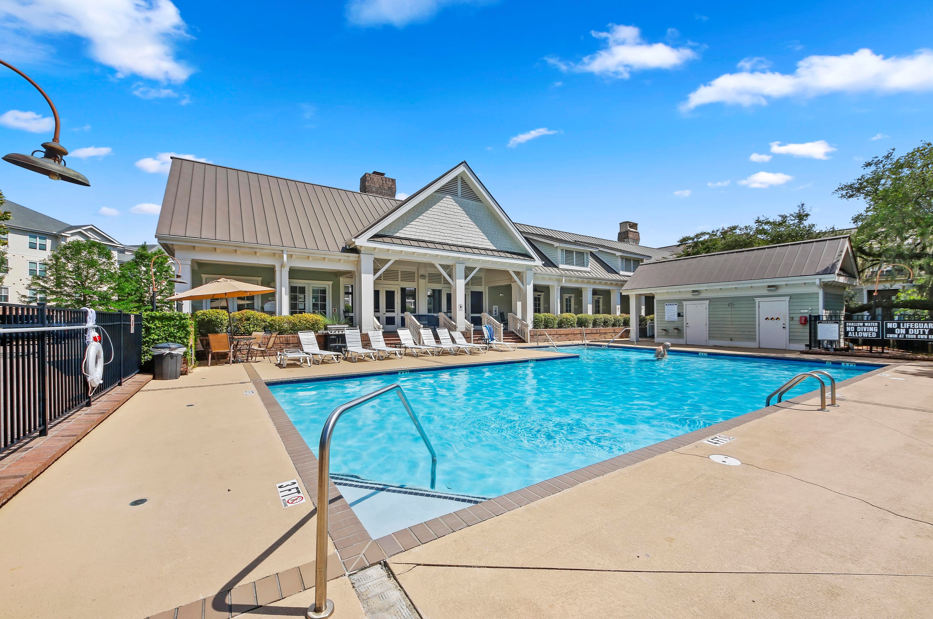 2244 Ashley Crossing Dr, Charleston SC  29414-5700 exterior