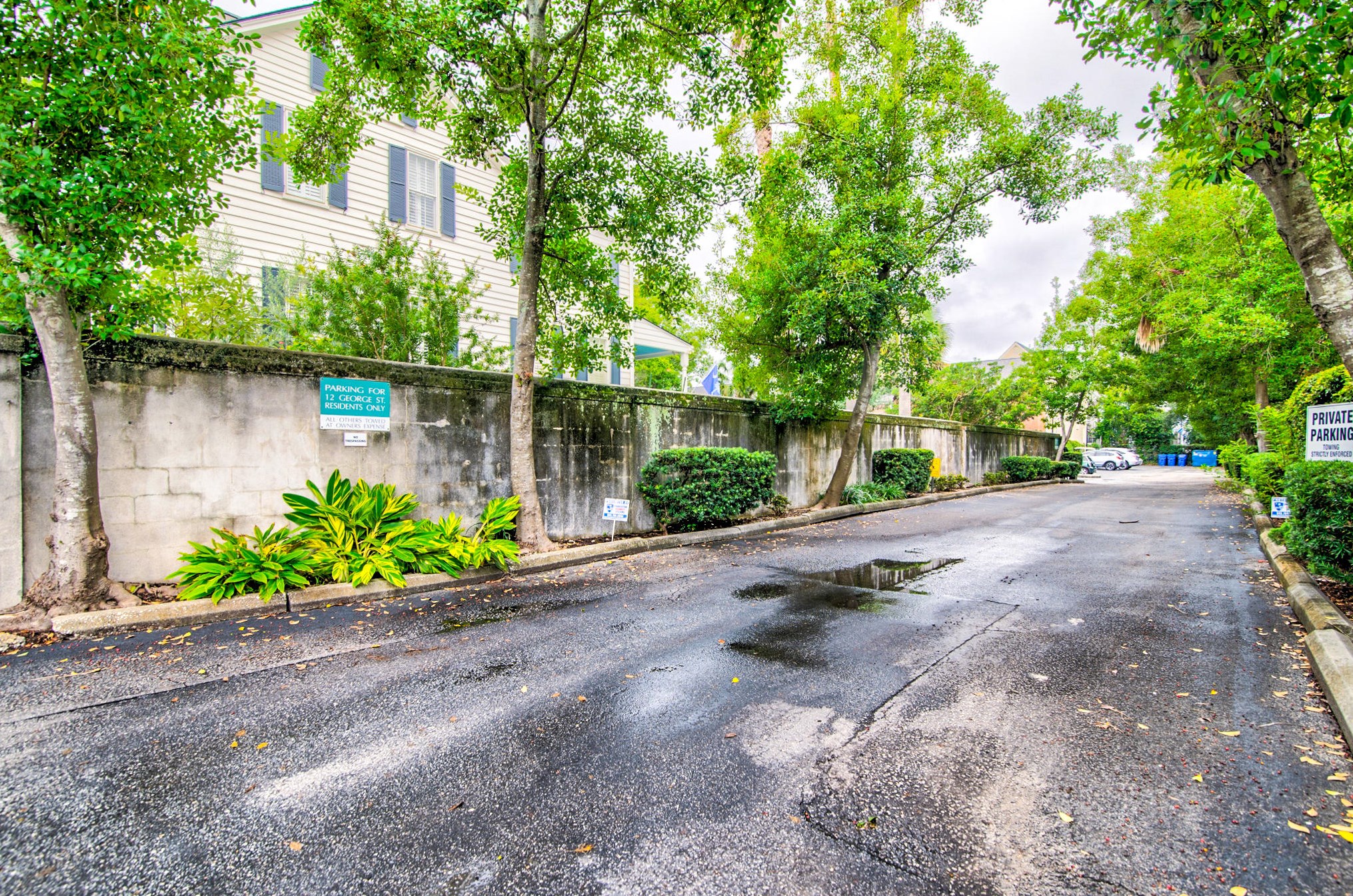 12 George St, Charleston SC  29401-1522 exterior