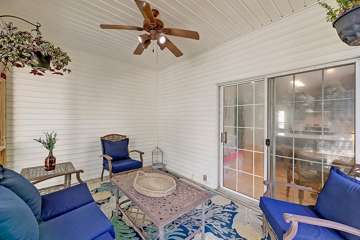 1719 Crystal Lk Dr, Charleston SC 29412-8279 exterior