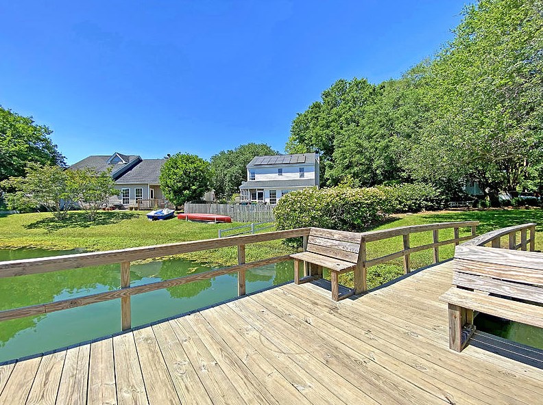 1719 Crystal Lk Dr, Charleston SC 29412-8279 exterior