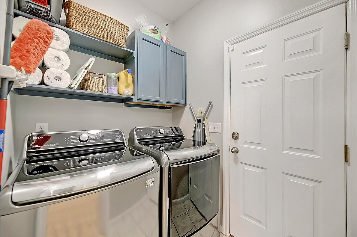 1719 Crystal Lk Dr, Charleston SC 29412-8279 exterior