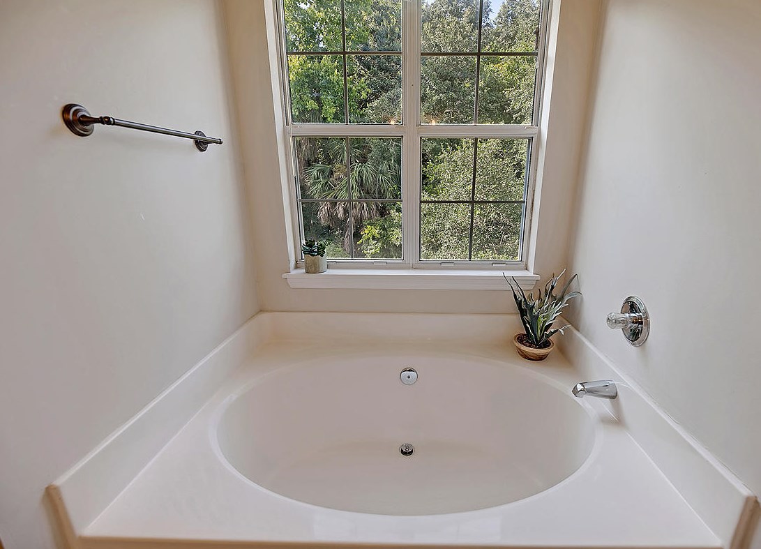 1719 Crystal Lk Dr, Charleston SC 29412-8279 exterior