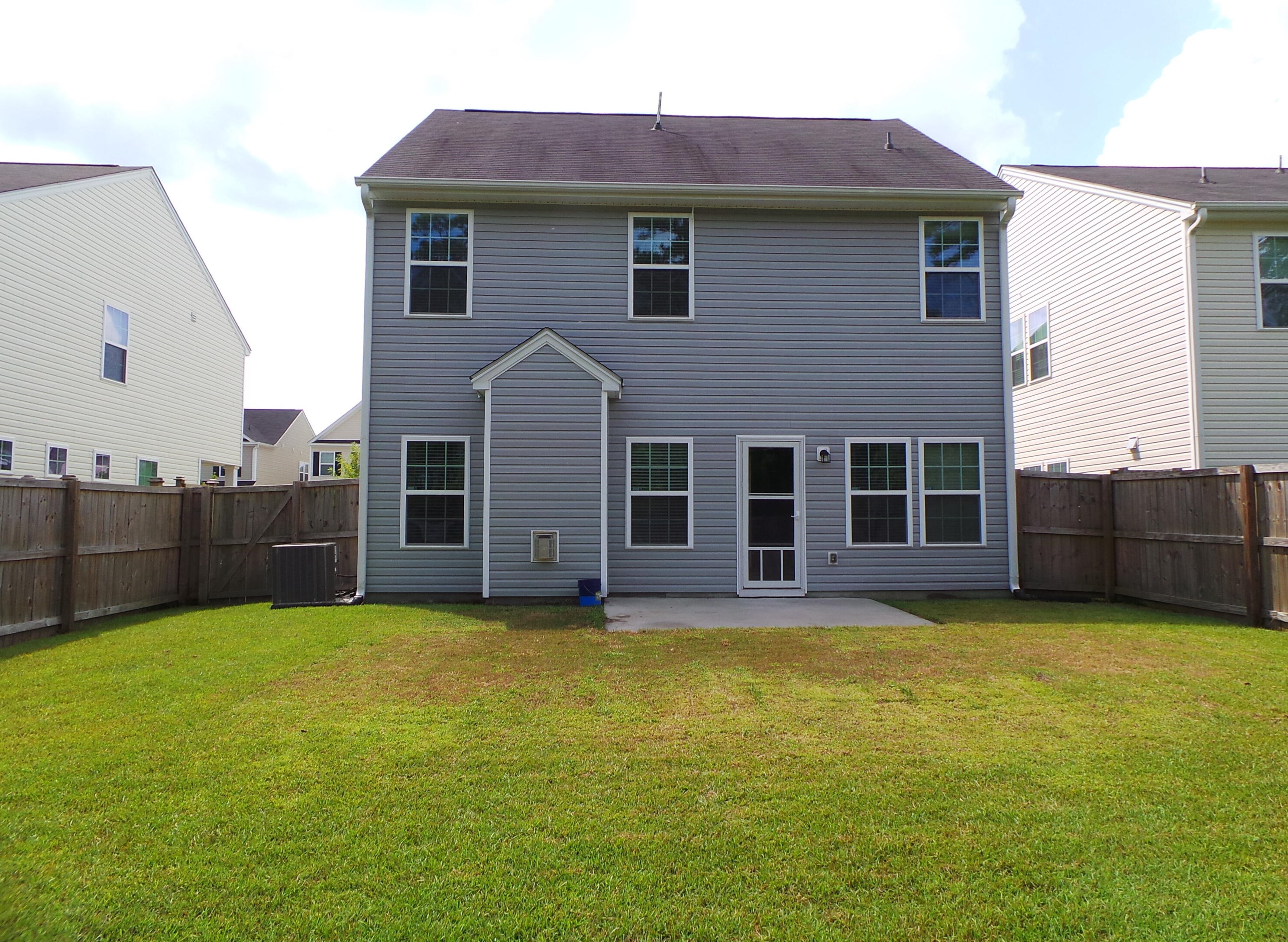 465 Whispering Breeze Ln, Summerville SC  29486 exterior