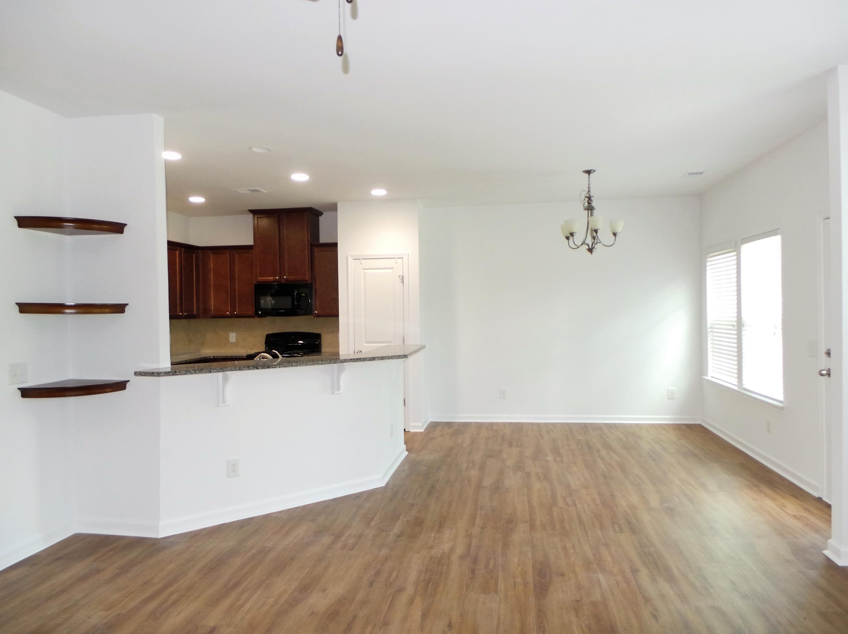 465 Whispering Breeze Ln, Summerville SC  29486 exterior