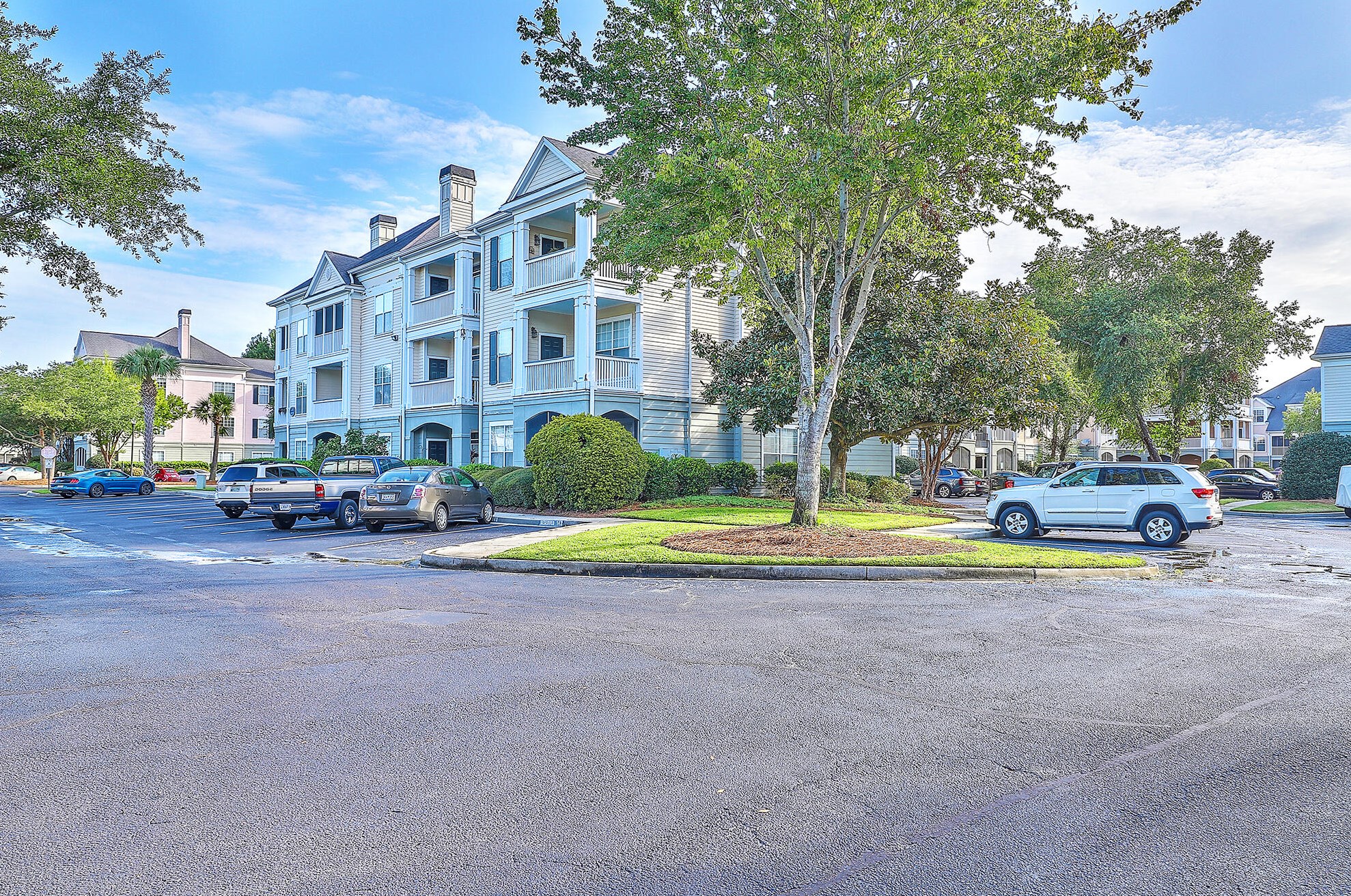 130 River Landing Dr, Charleston SC 29492-7400 exterior