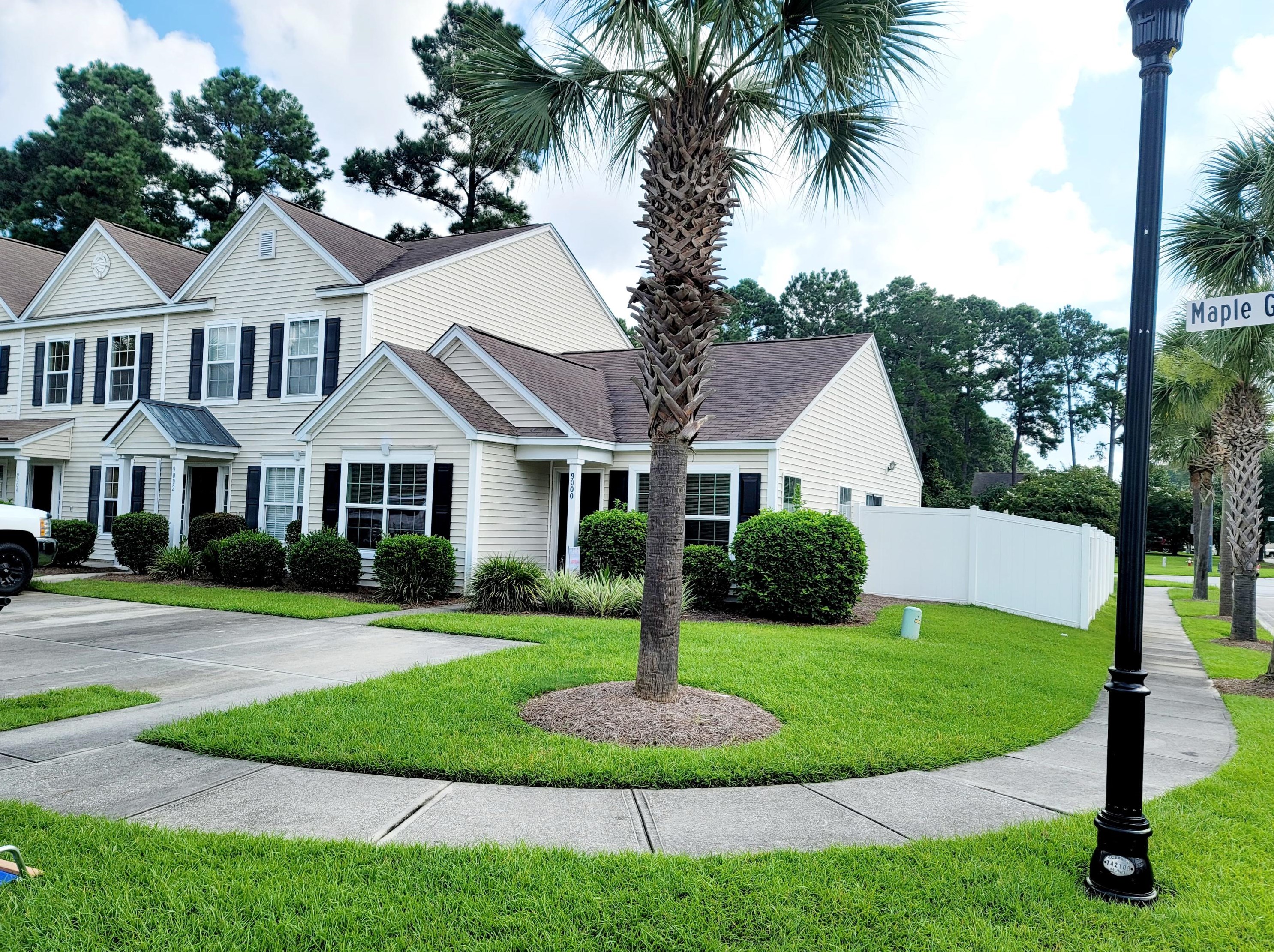 9000 Maple Grove Dr, Summerville, SC 29485-8865