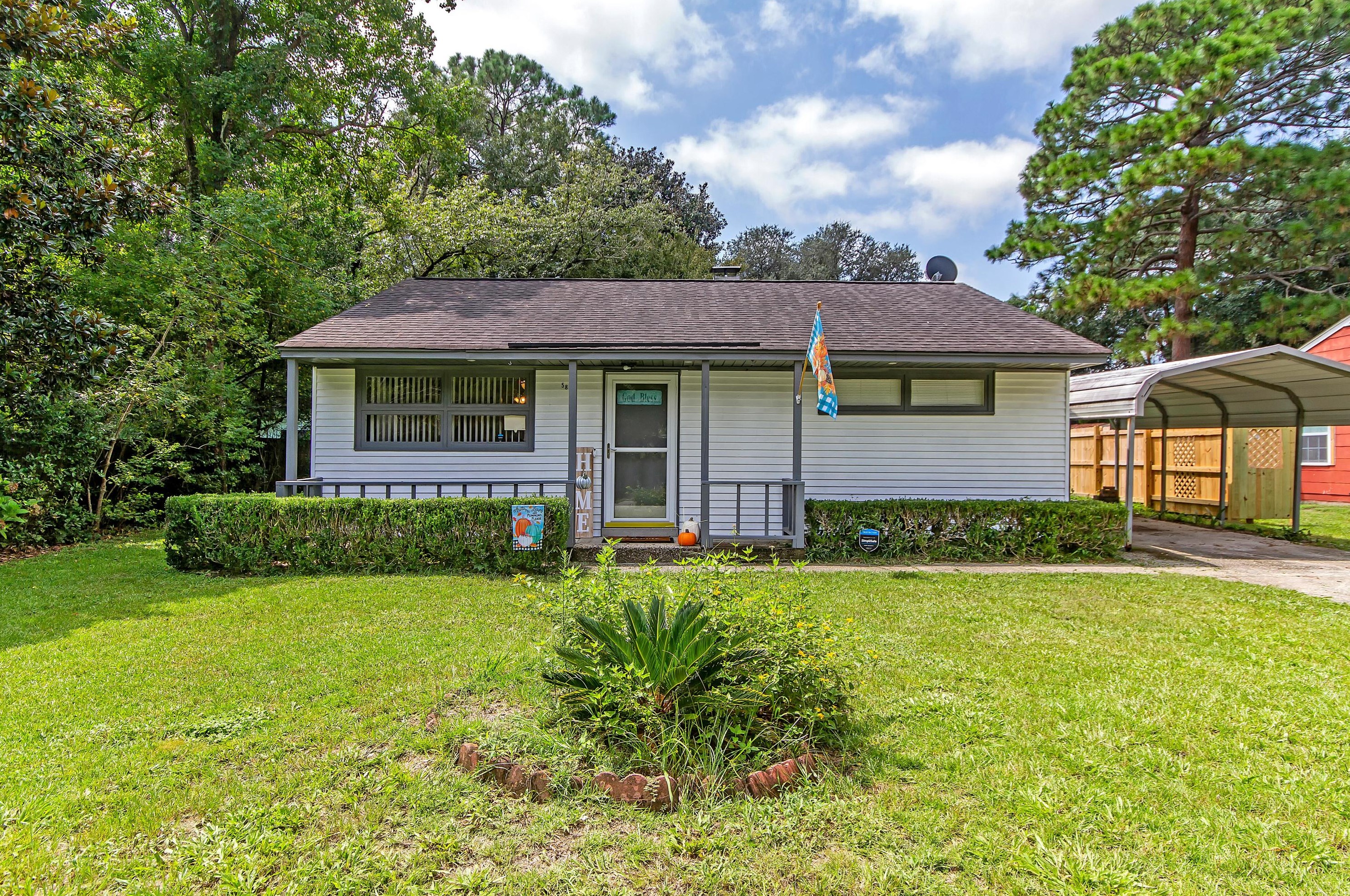 5819 Chaucer Dr, Charleston, SC 29410-2723