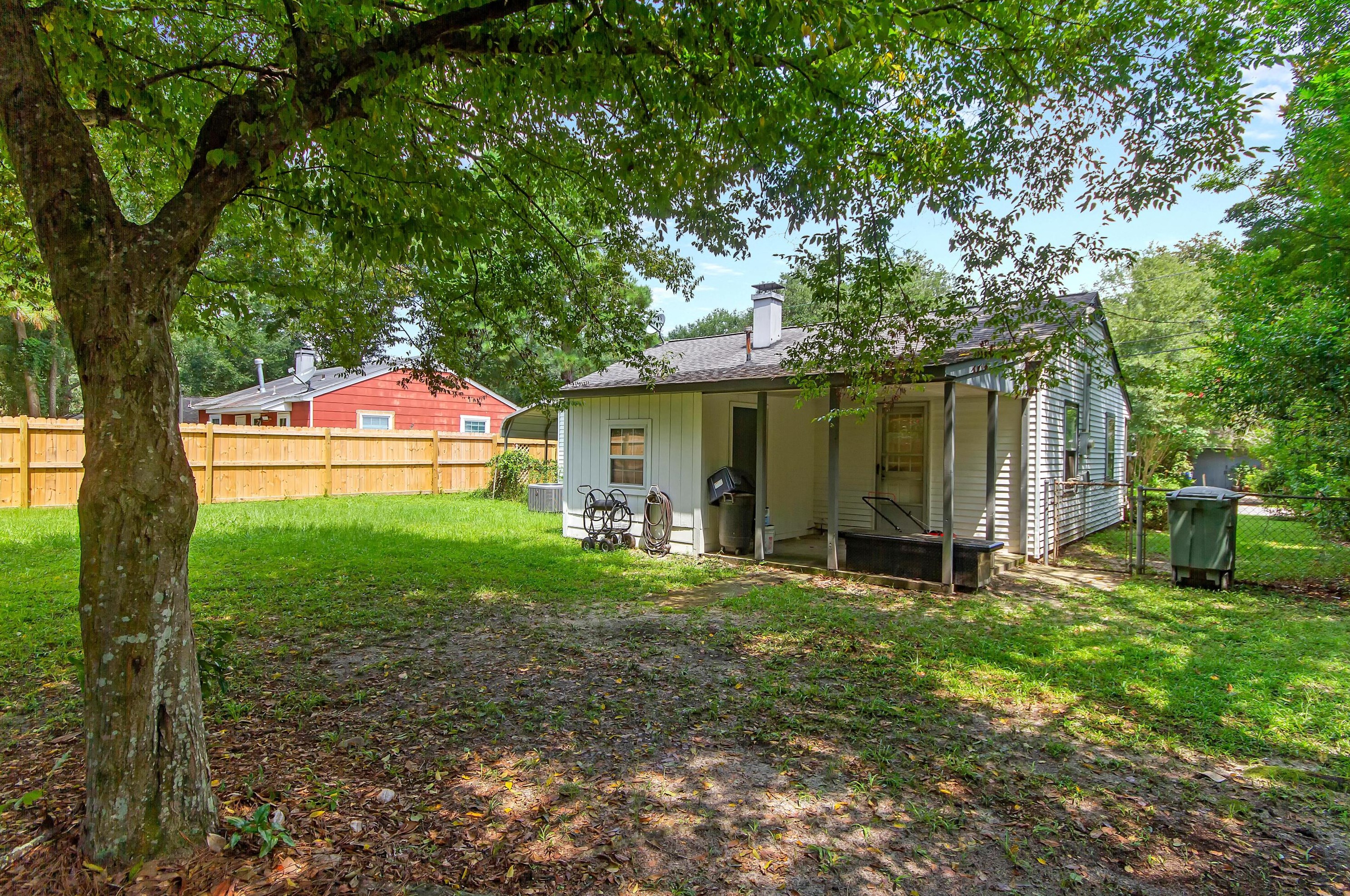 5819 Chaucer Dr, Charleston SC  29410-2723 exterior