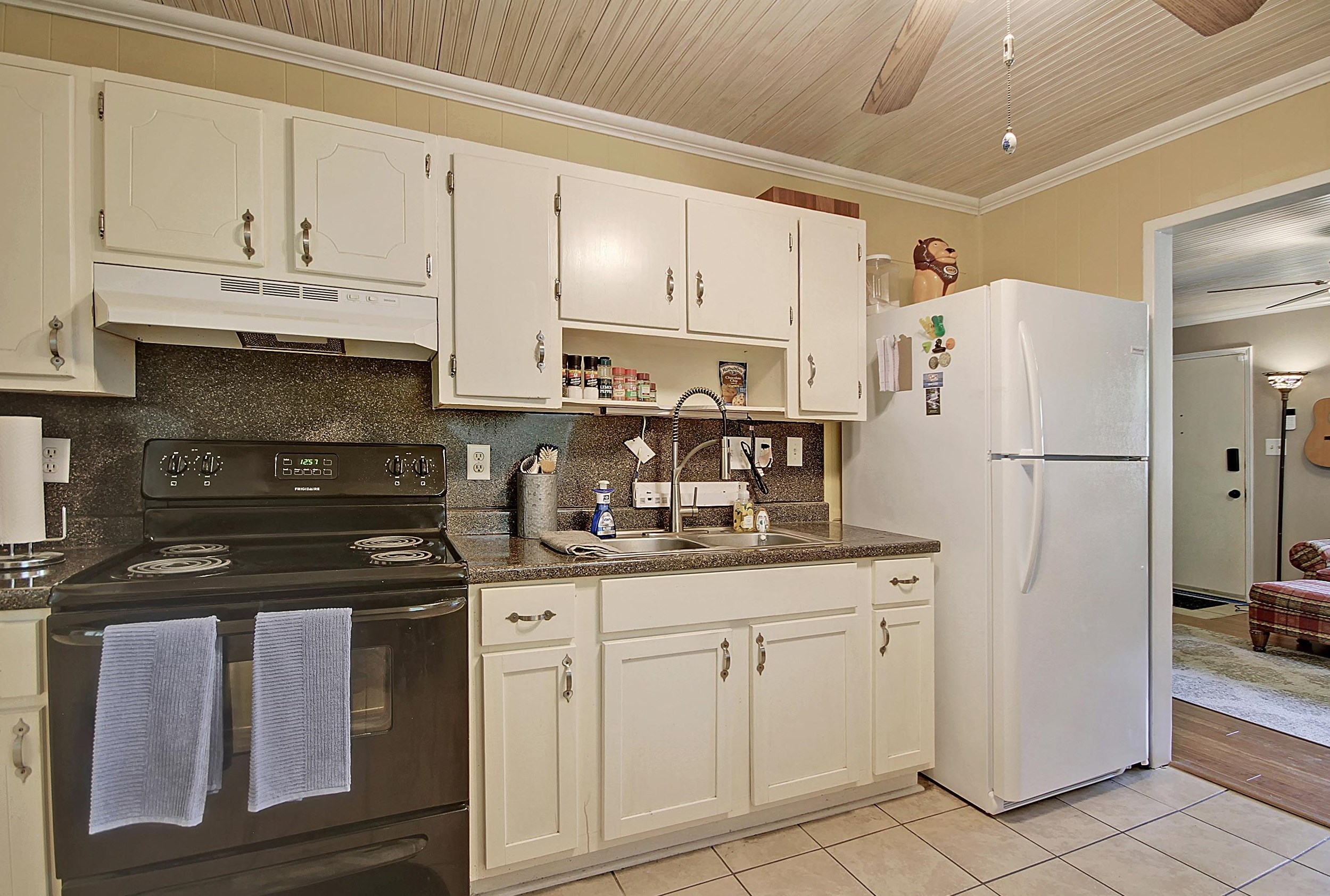 5819 Chaucer Dr, Charleston SC  29410-2723 exterior