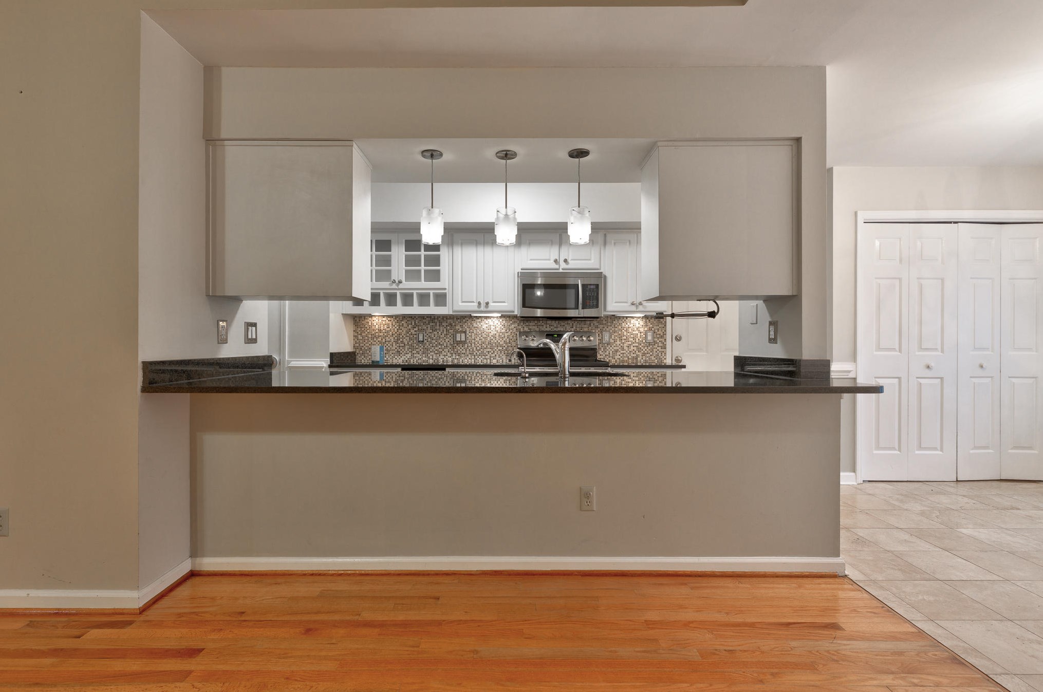 111 Oyster Point Row, Charleston SC  29412-3632 exterior