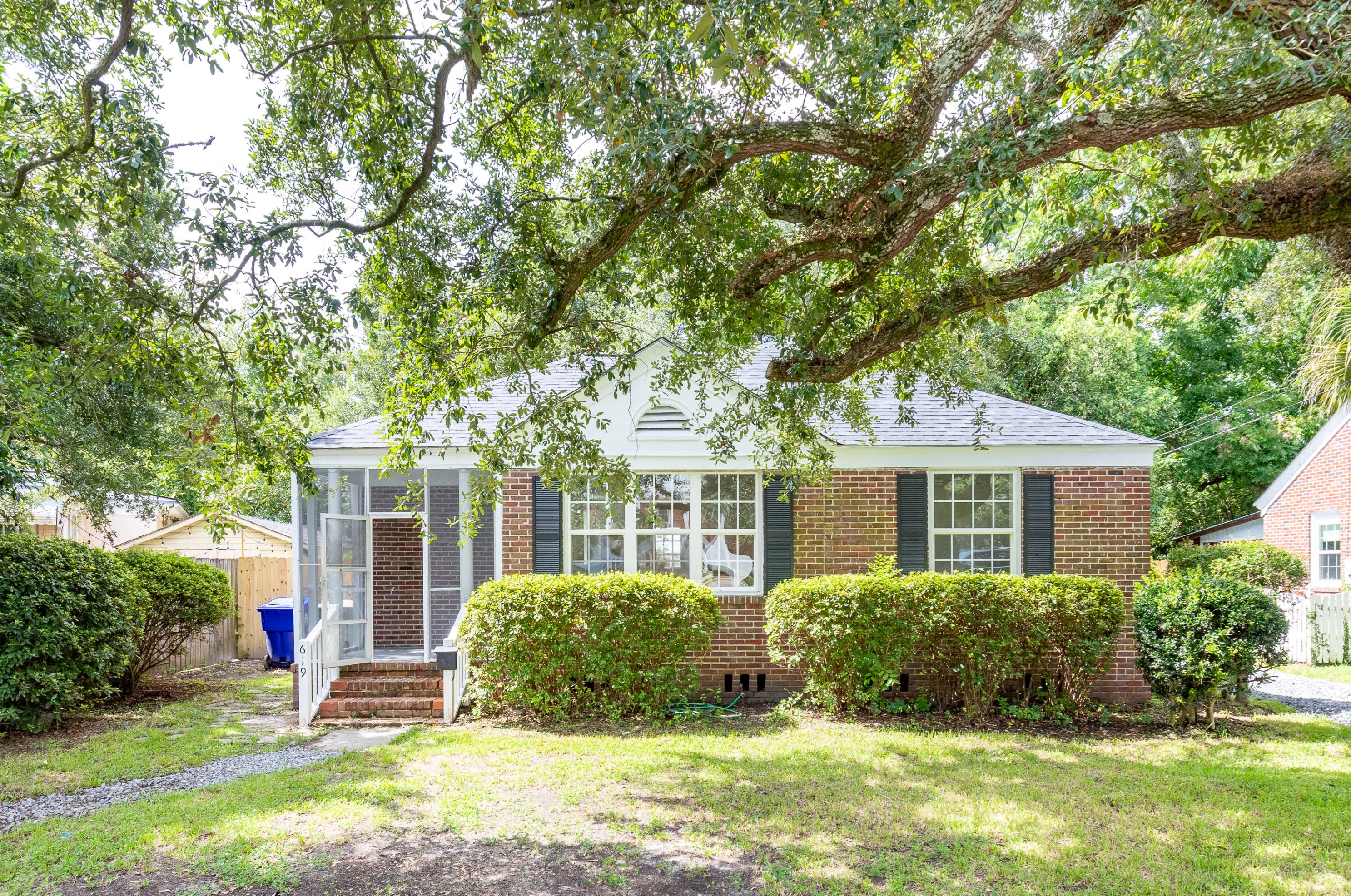 619 Savannah Hwy, Charleston, SC 29407-7213