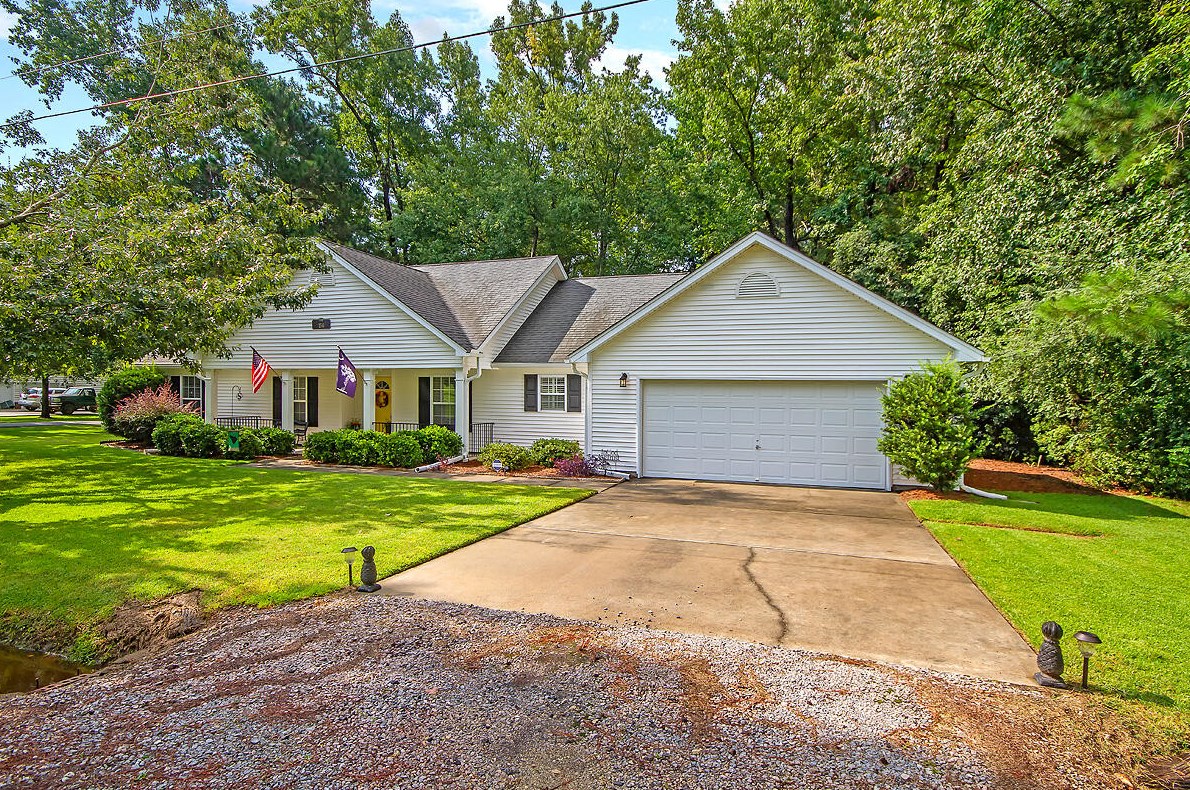 156 Columns Rd, Summerville, SC 29483-8409
