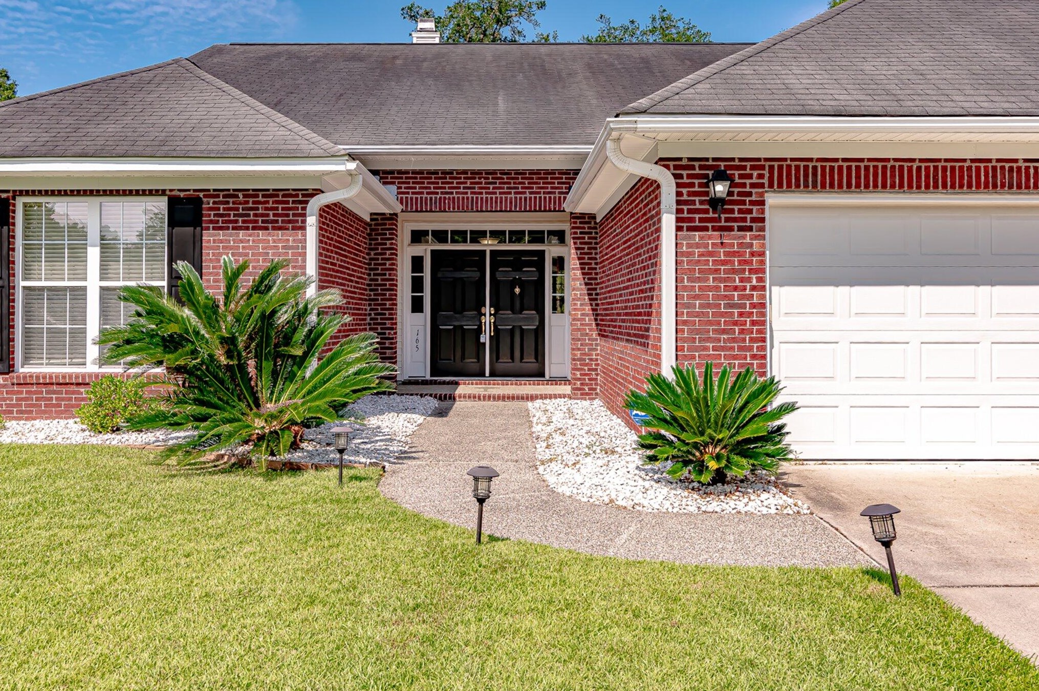 165 Oakbluff Rd, Summerville, SC 29485-8398