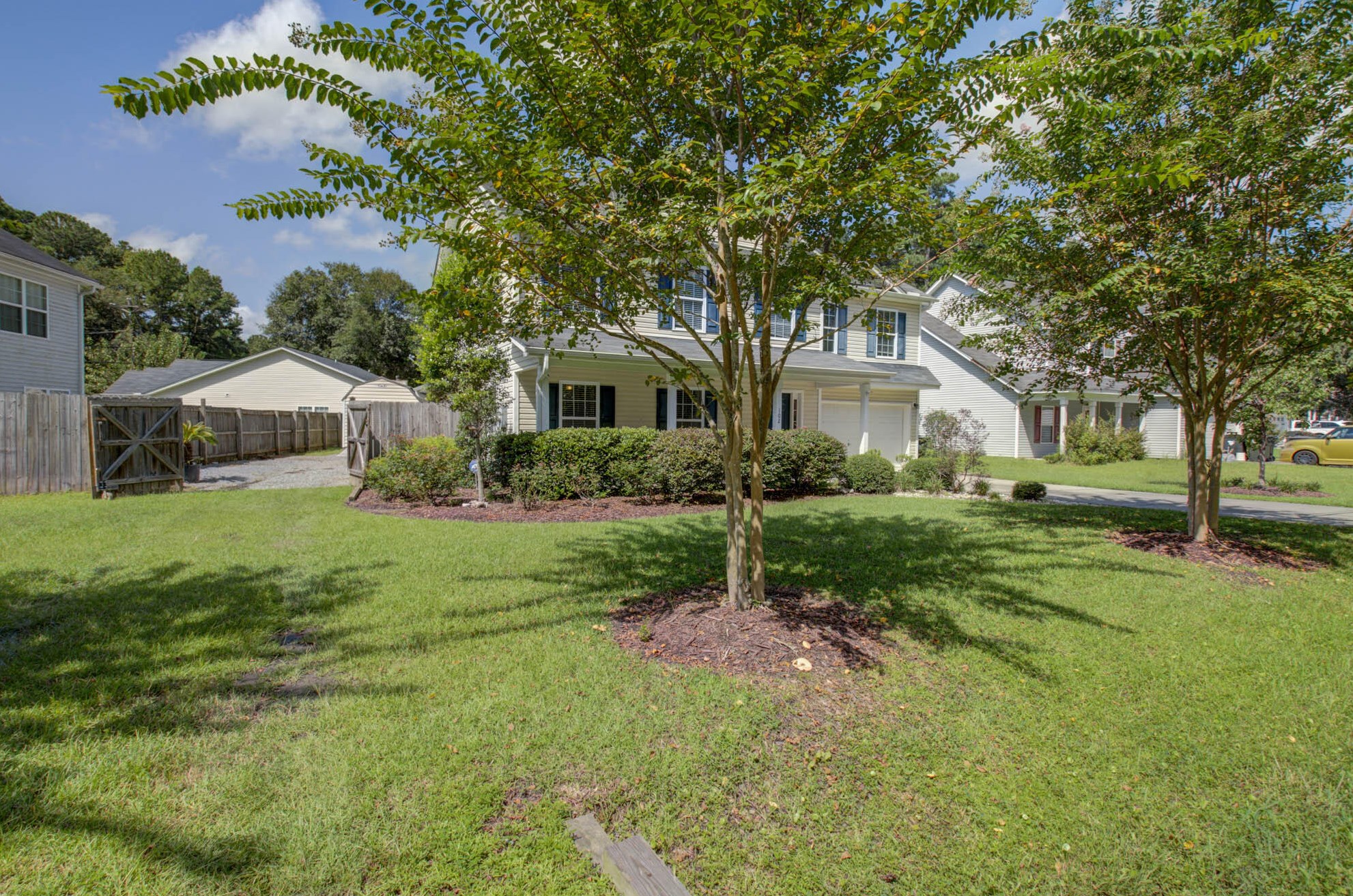102 Sugarplum Dr, Summerville, SC 29485-5737