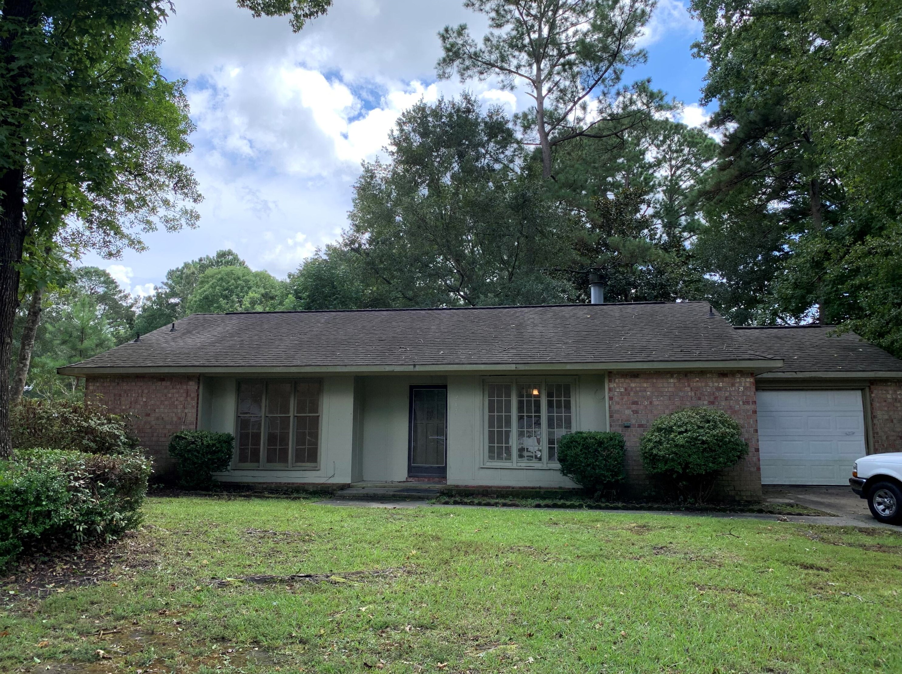 217 Sandra Ln, Ladson, SC 29456