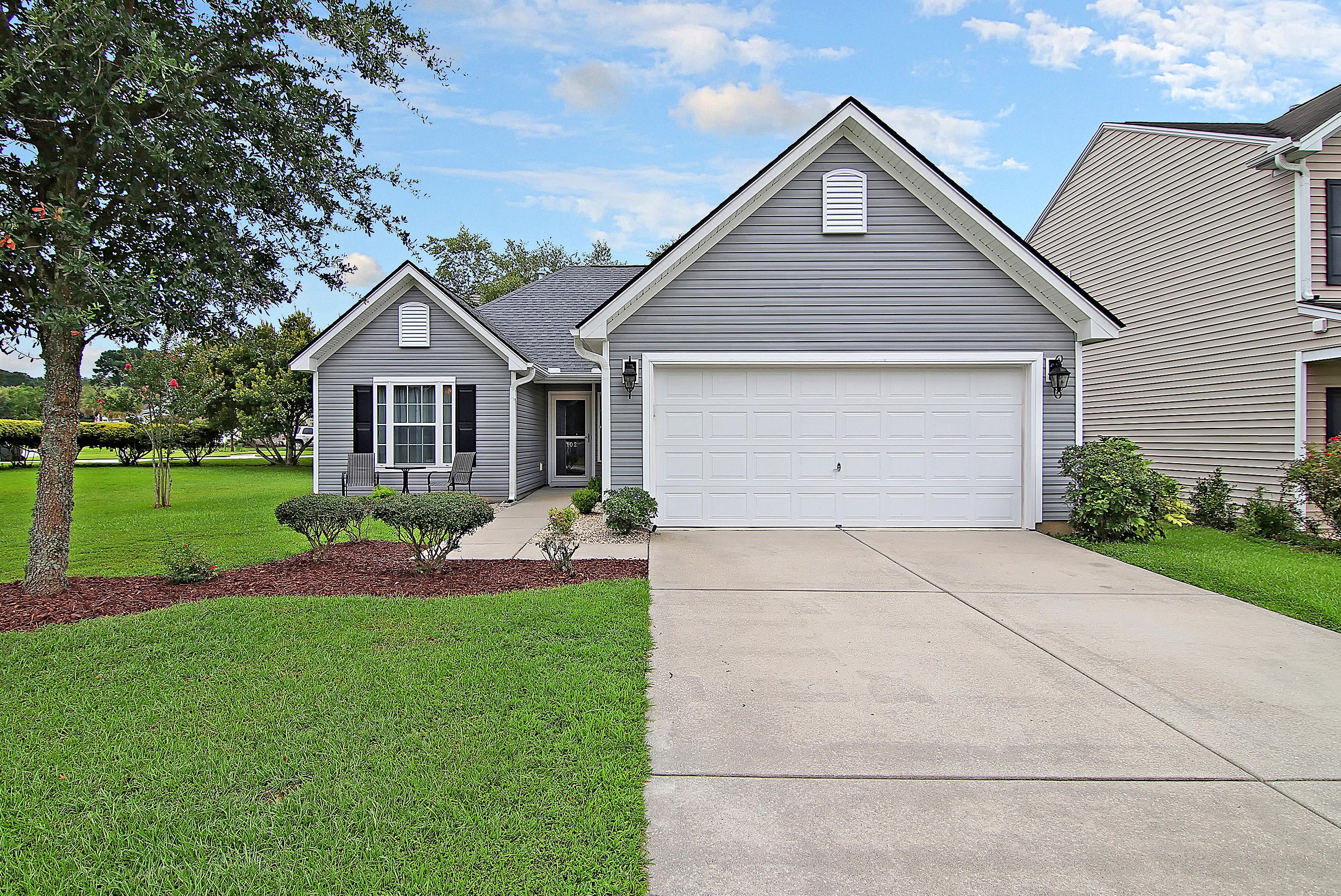 102 Goldfinch Ln, Summerville, SC 29485-4219