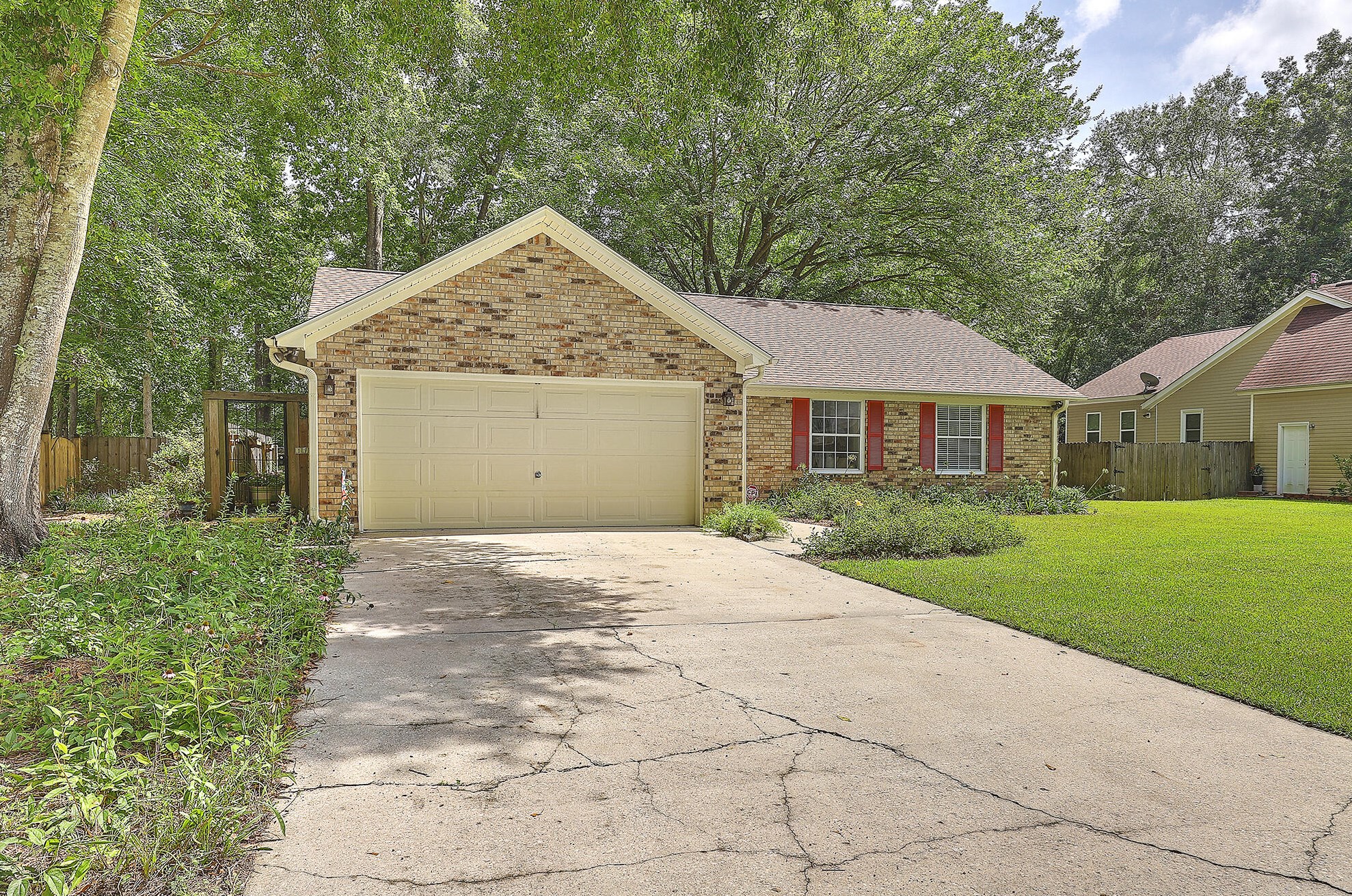 177 Fox Chase Dr, Charleston, SC 29445-5413