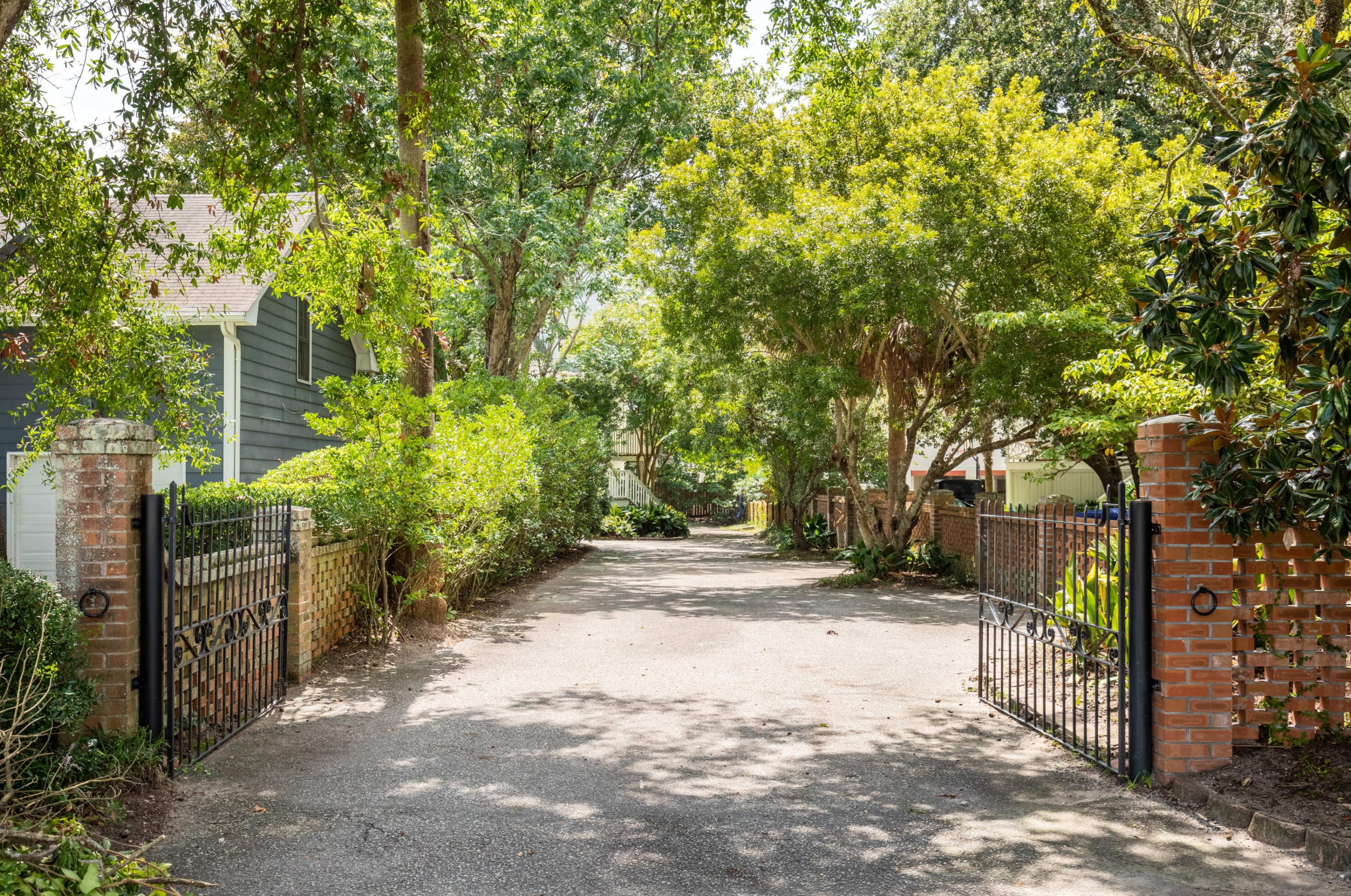 907 Royall Ave, Mount Pleasant SC  29464-5037 exterior