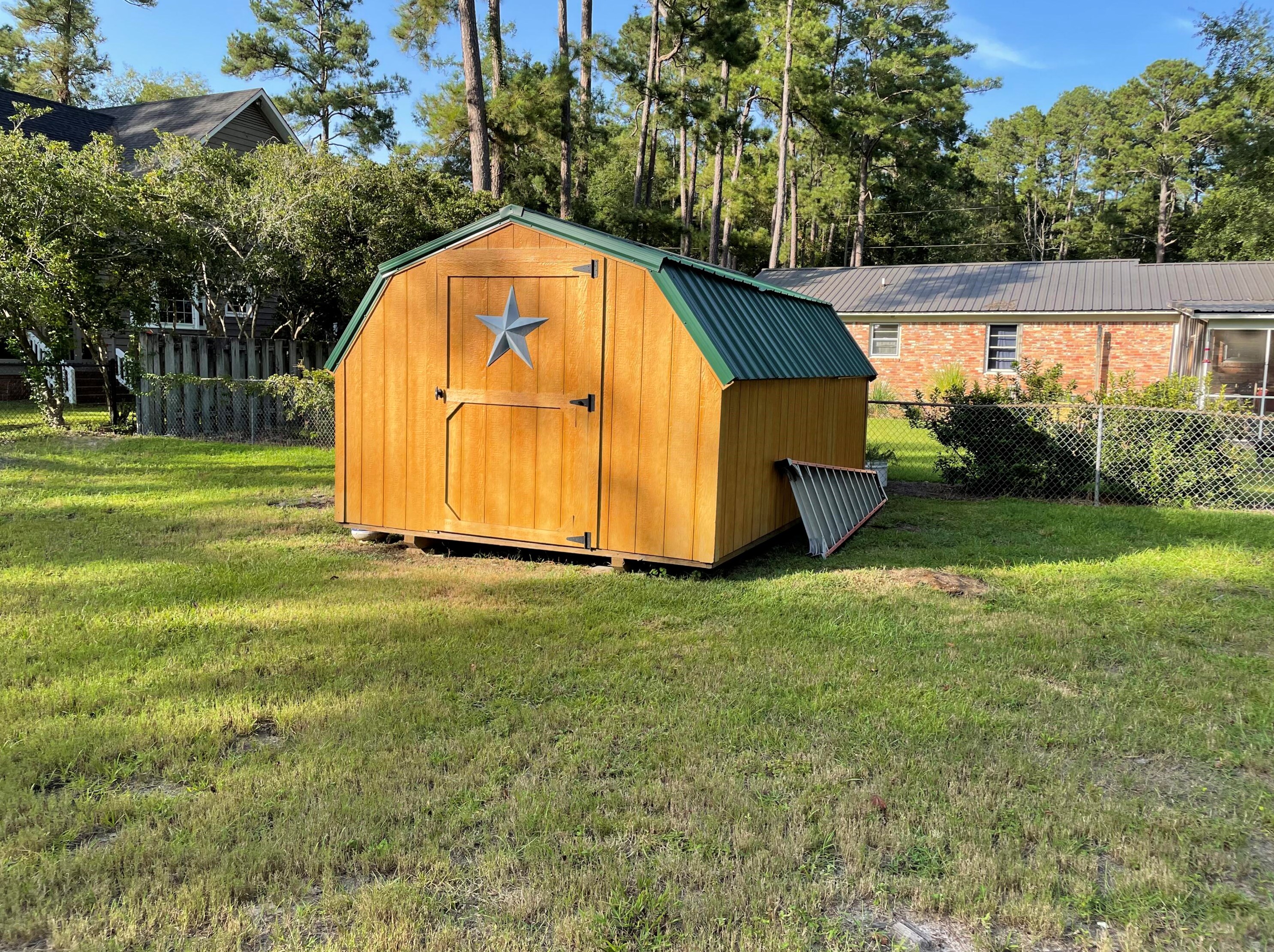 106 Fairview Ave, Walterboro SC  29488-3575 exterior