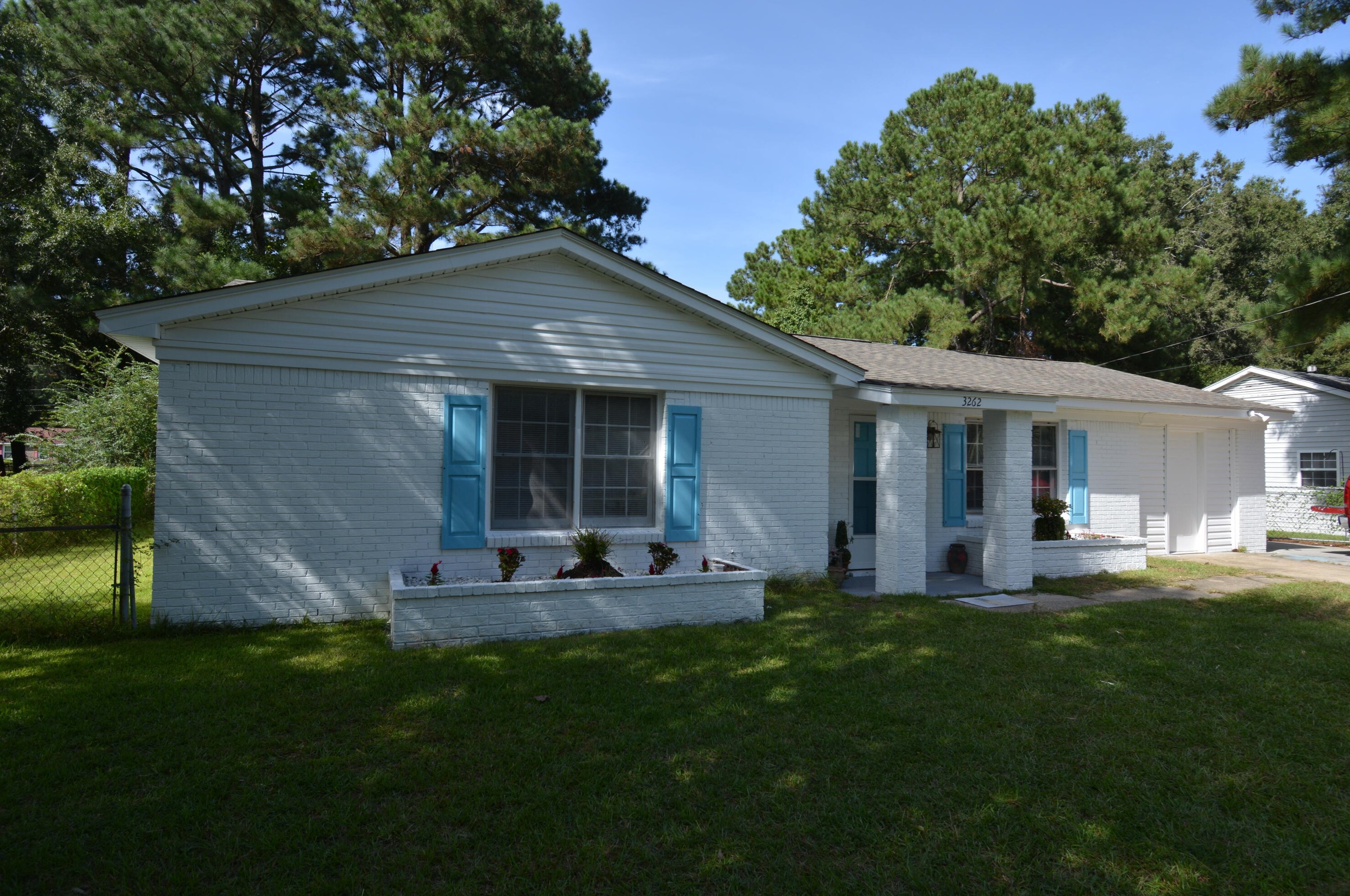 3262 Poindexter Rd, Charleston, SC 29420-8846
