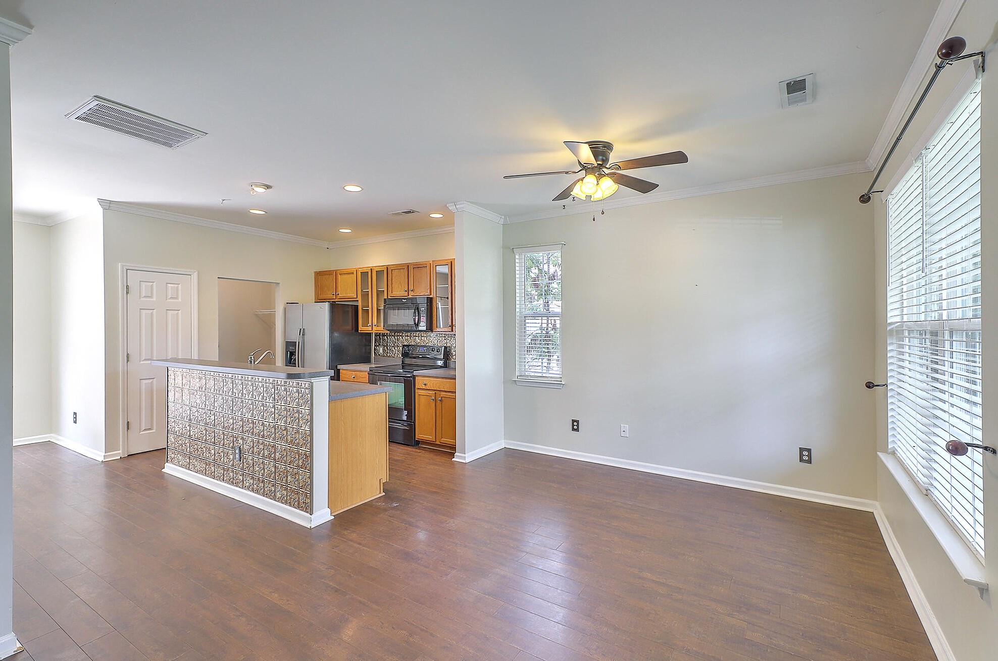 8983 Planters Row Ln, Summerville SC  29485-8968 exterior