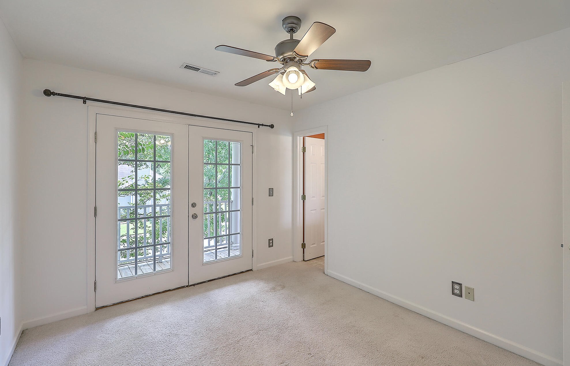 8983 Planters Row Ln, Summerville SC  29485-8968 exterior